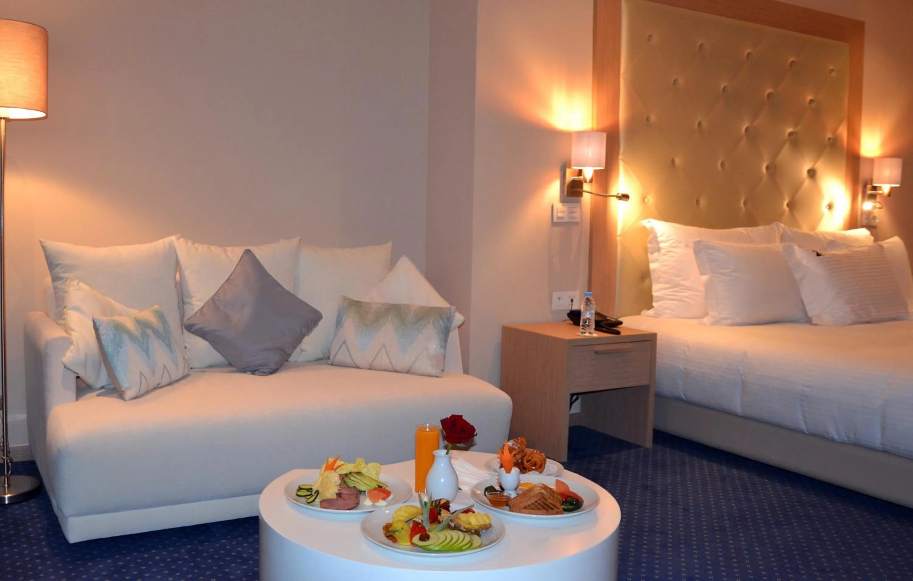 Food and drinks, Bed in Flower Town Hotel & Spa