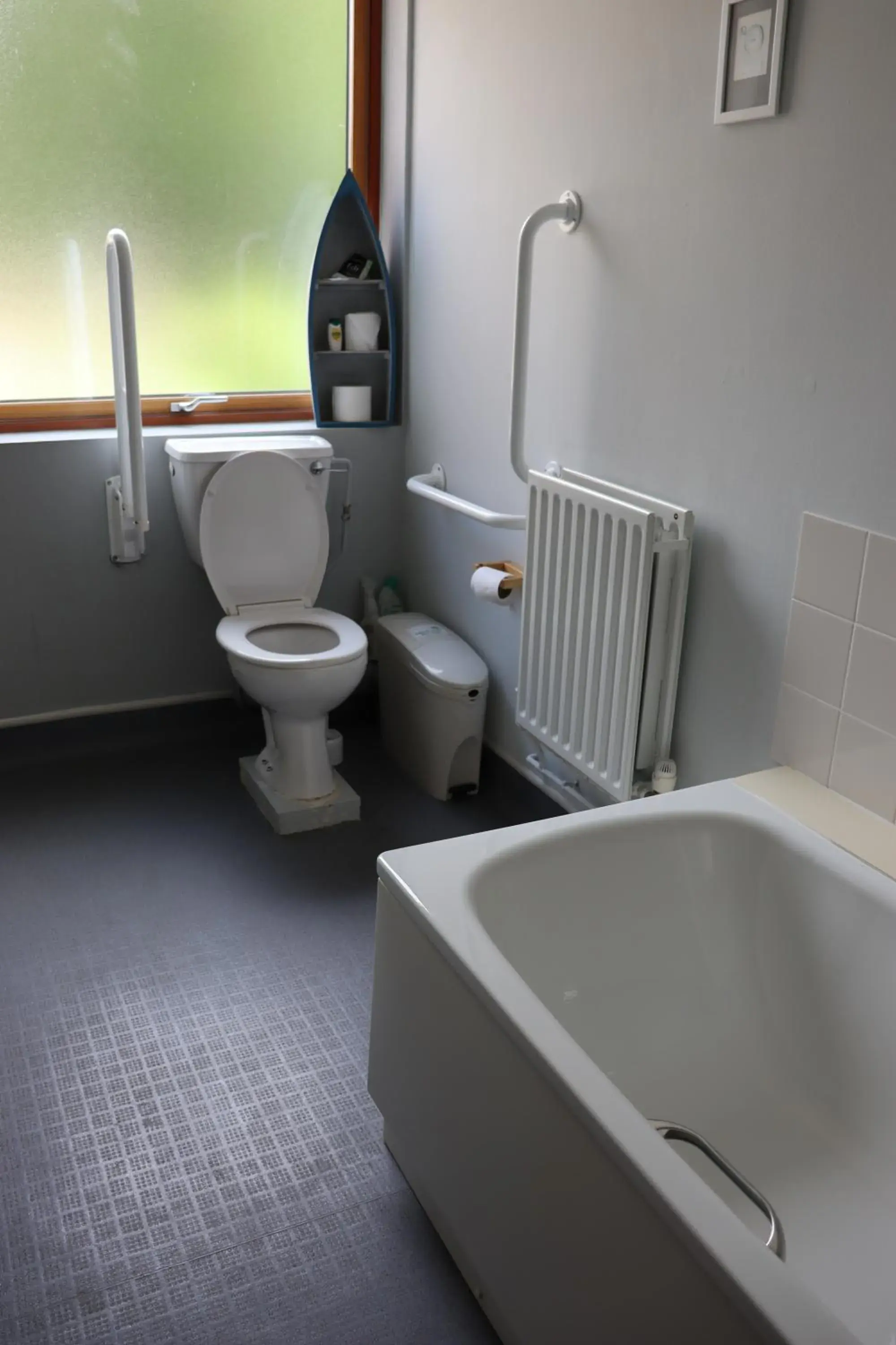 Family Room with Shared Bathroom in South Downs Eco Lodge & Camping Family Room with Shared Bathroom in South Downs Eco Lodge & Camping