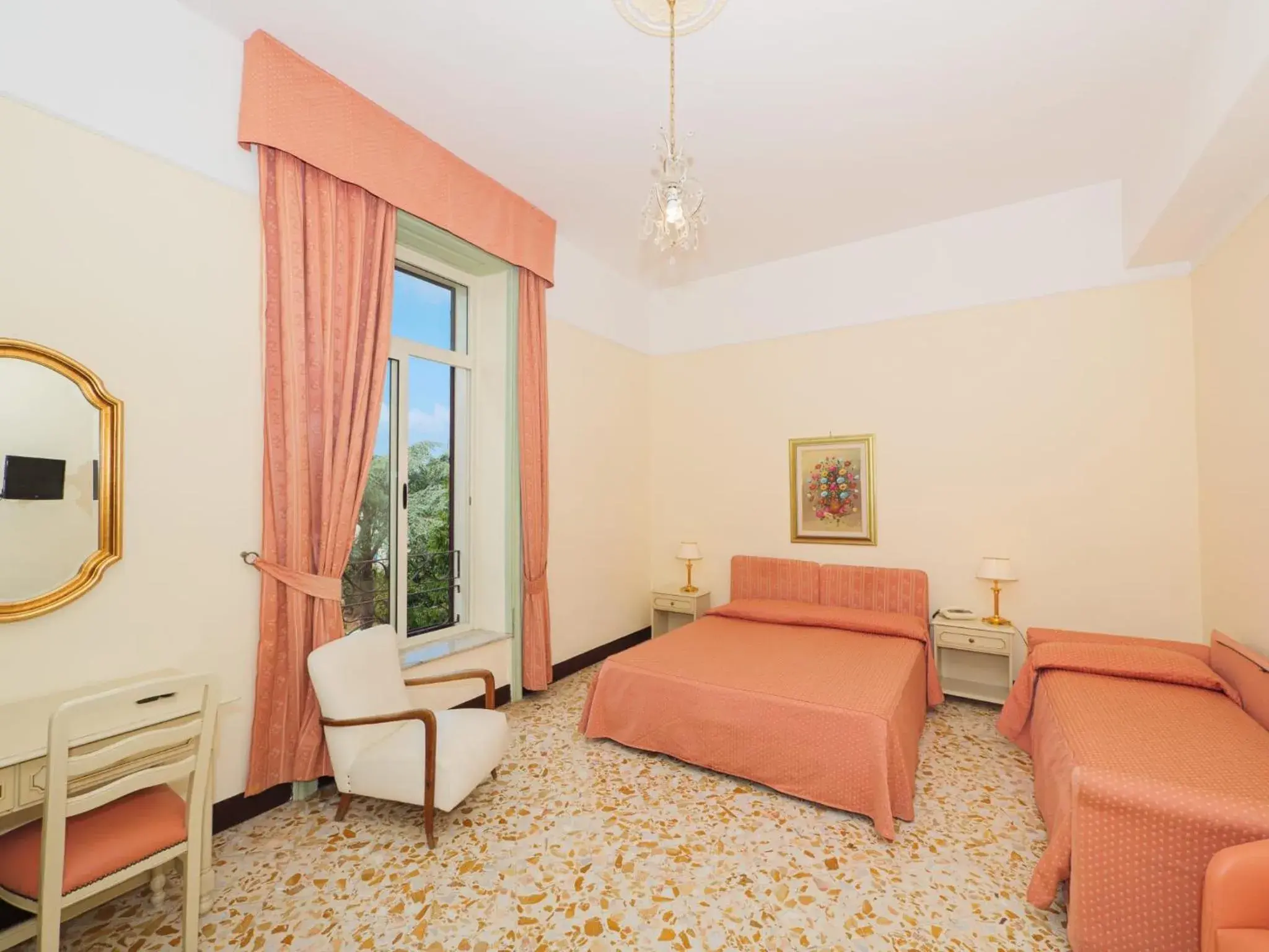 Triple Room in Hotel Delle Palme Triple Room in Hotel Delle Palme