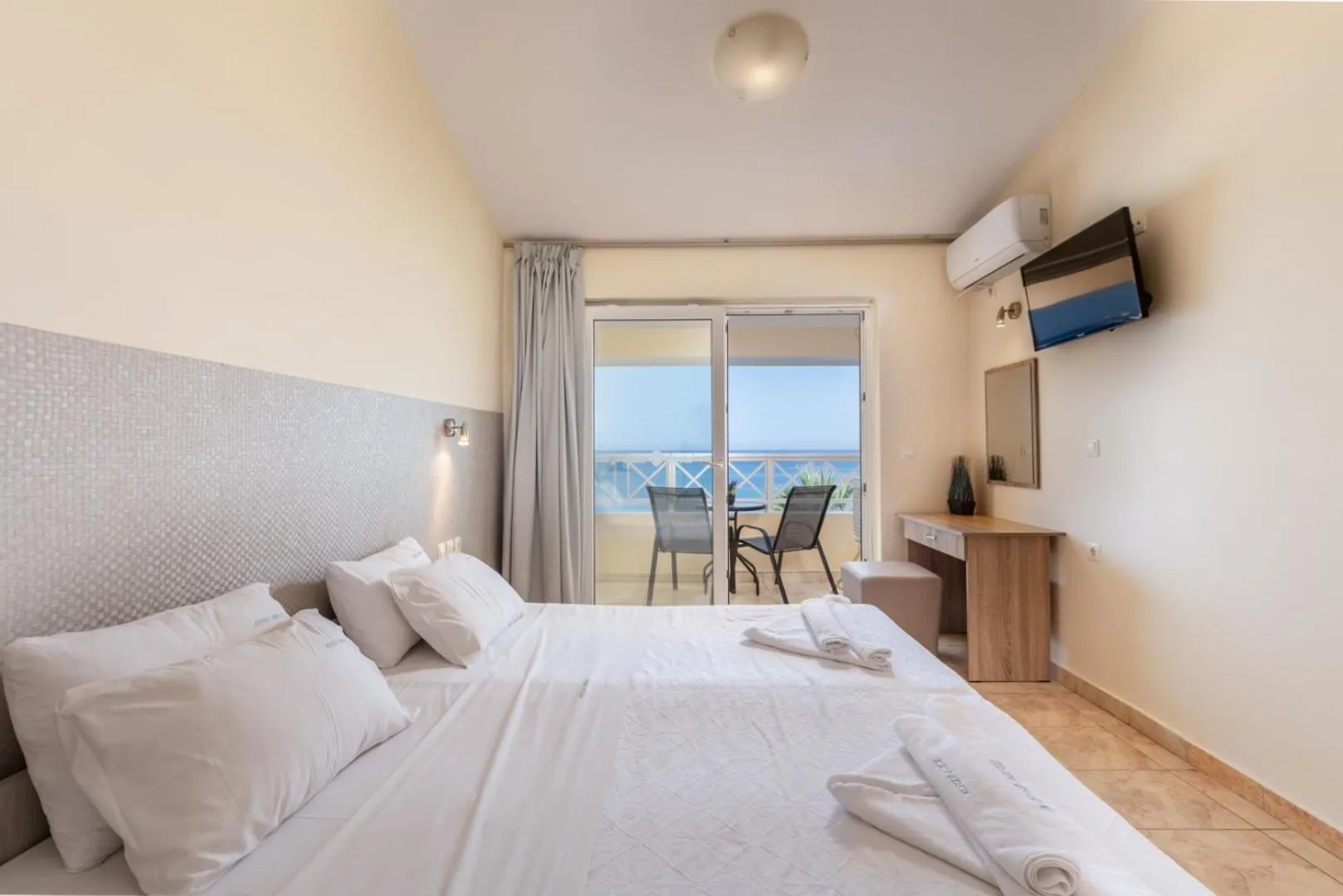 TV and multimedia, Bed in Nefeli Beach - living by the sea