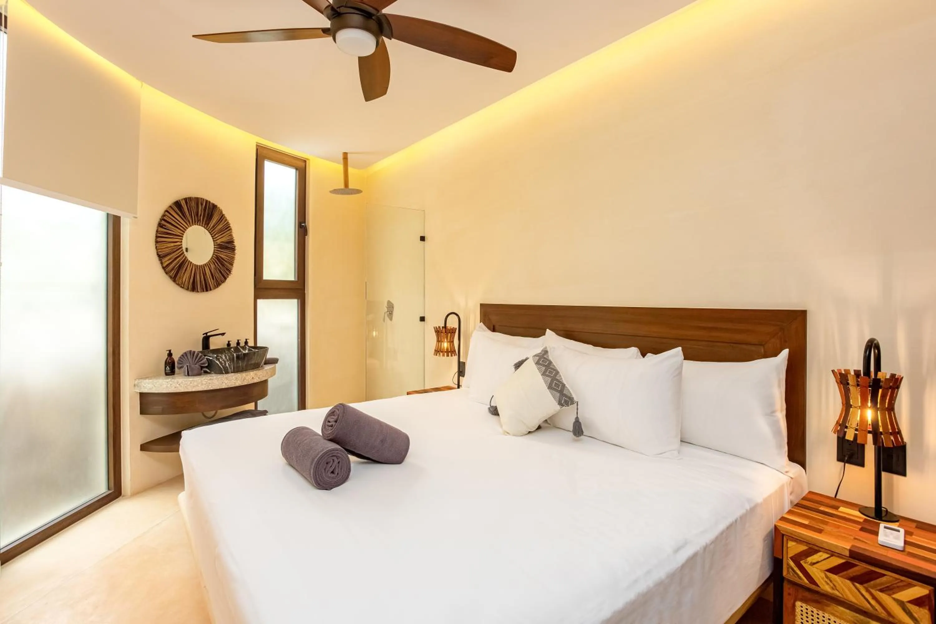 Shower, Bed in Kan Tulum Hotel