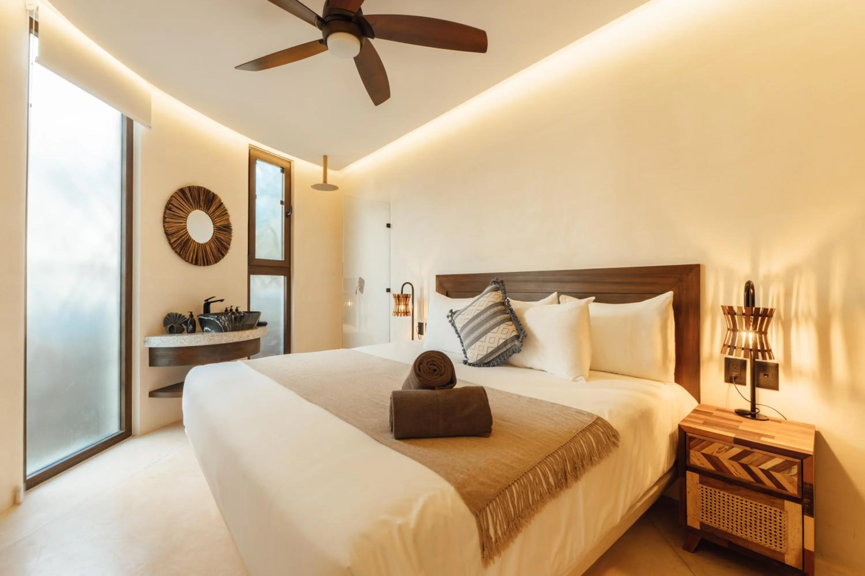 Shower, Bed in Kan Tulum Hotel