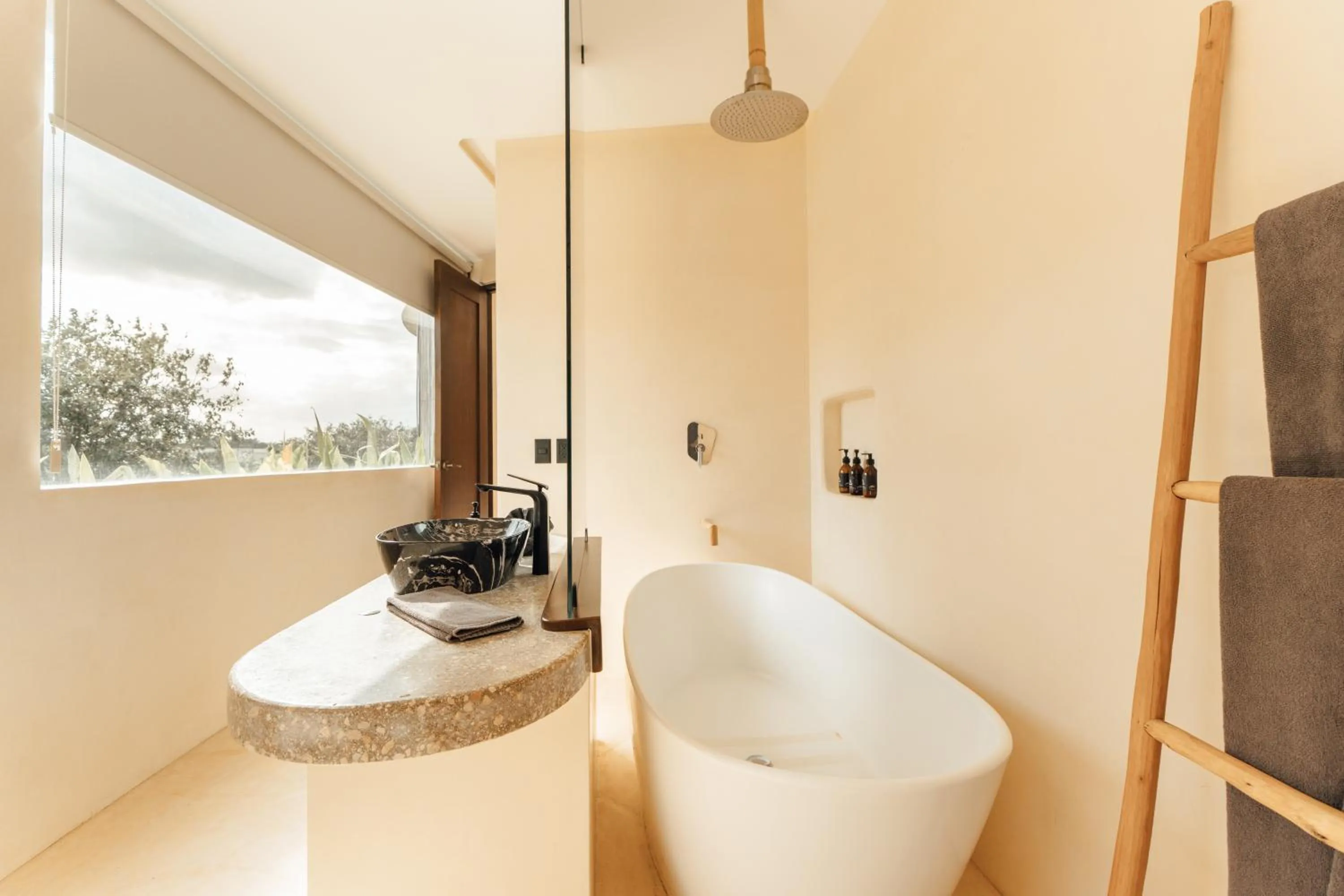 Shower in Kan Tulum Hotel