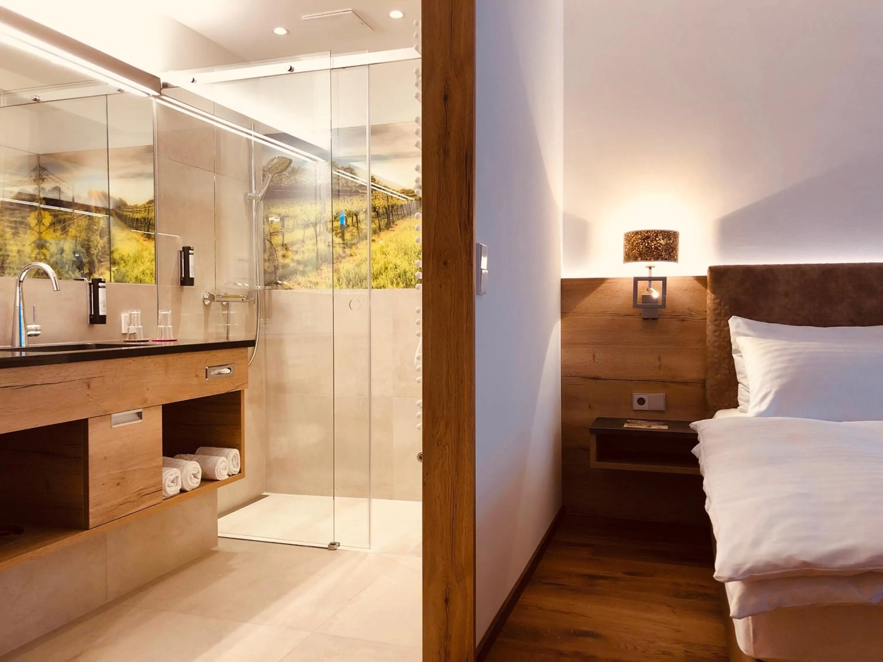 Shower, Bed in Familie Hopfeld - Hotel Dreikönigshof