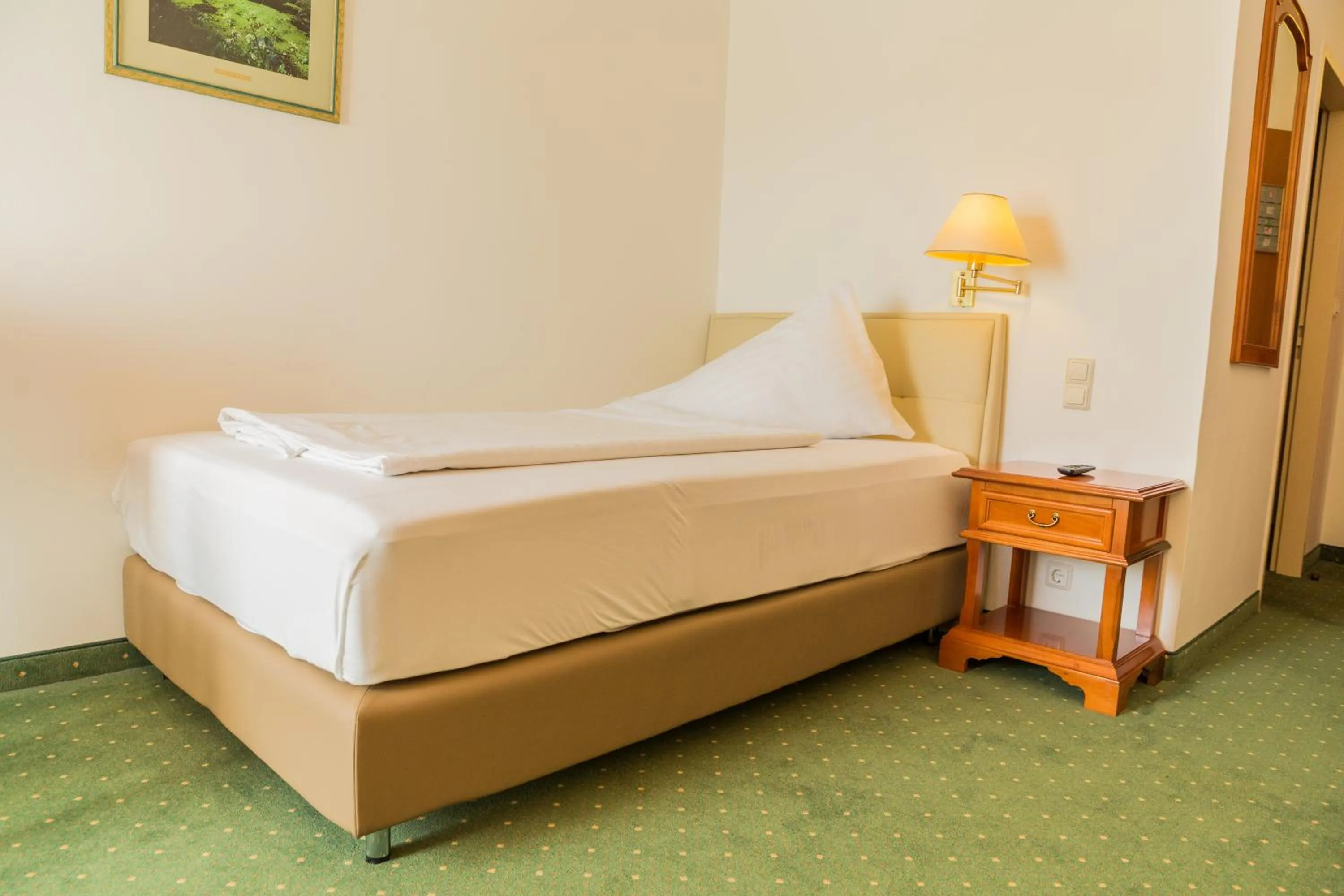 Photo of the whole room, Bed in Familie Hopfeld - Hotel Dreikönigshof
