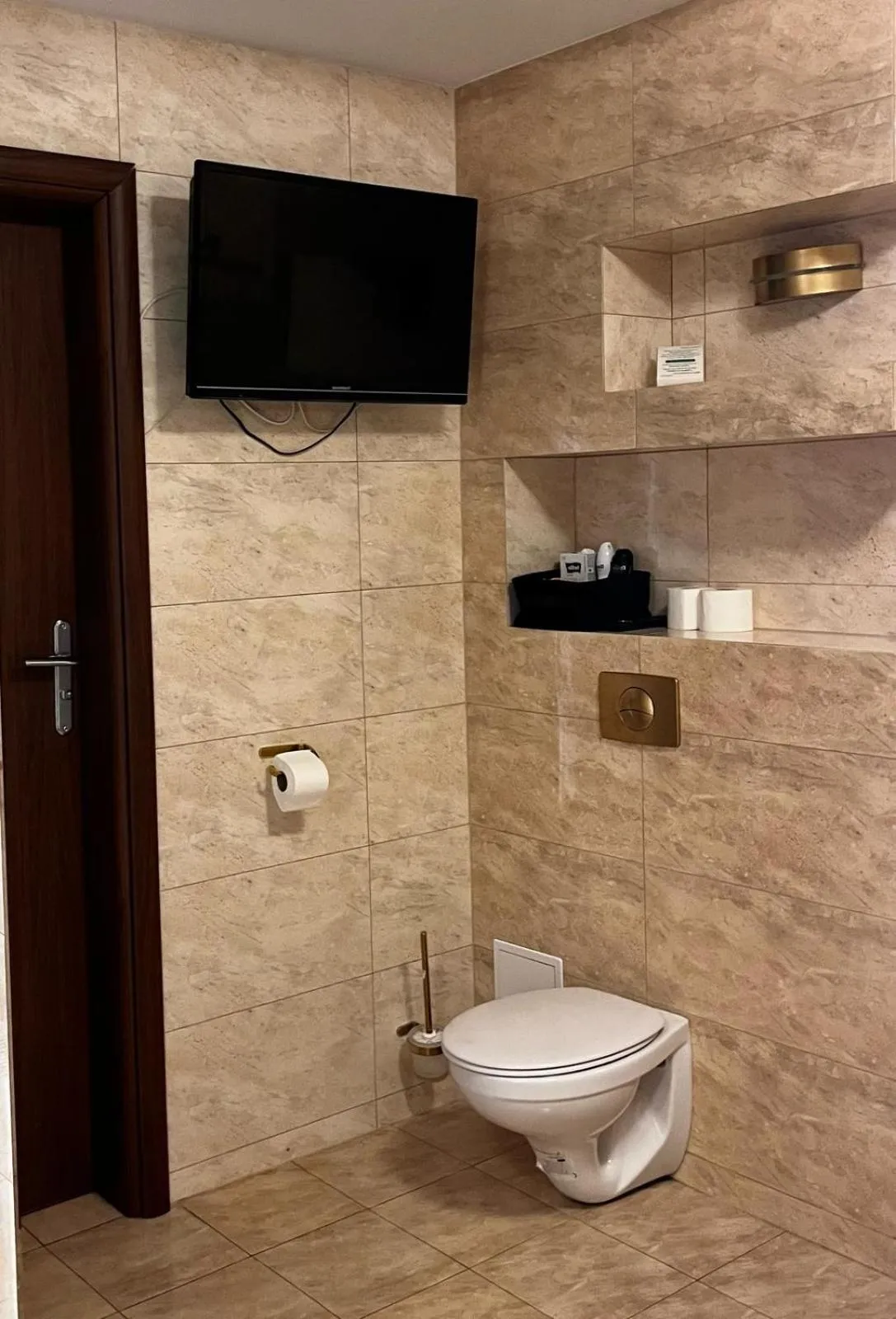 Toilet in Hotel Imperium
