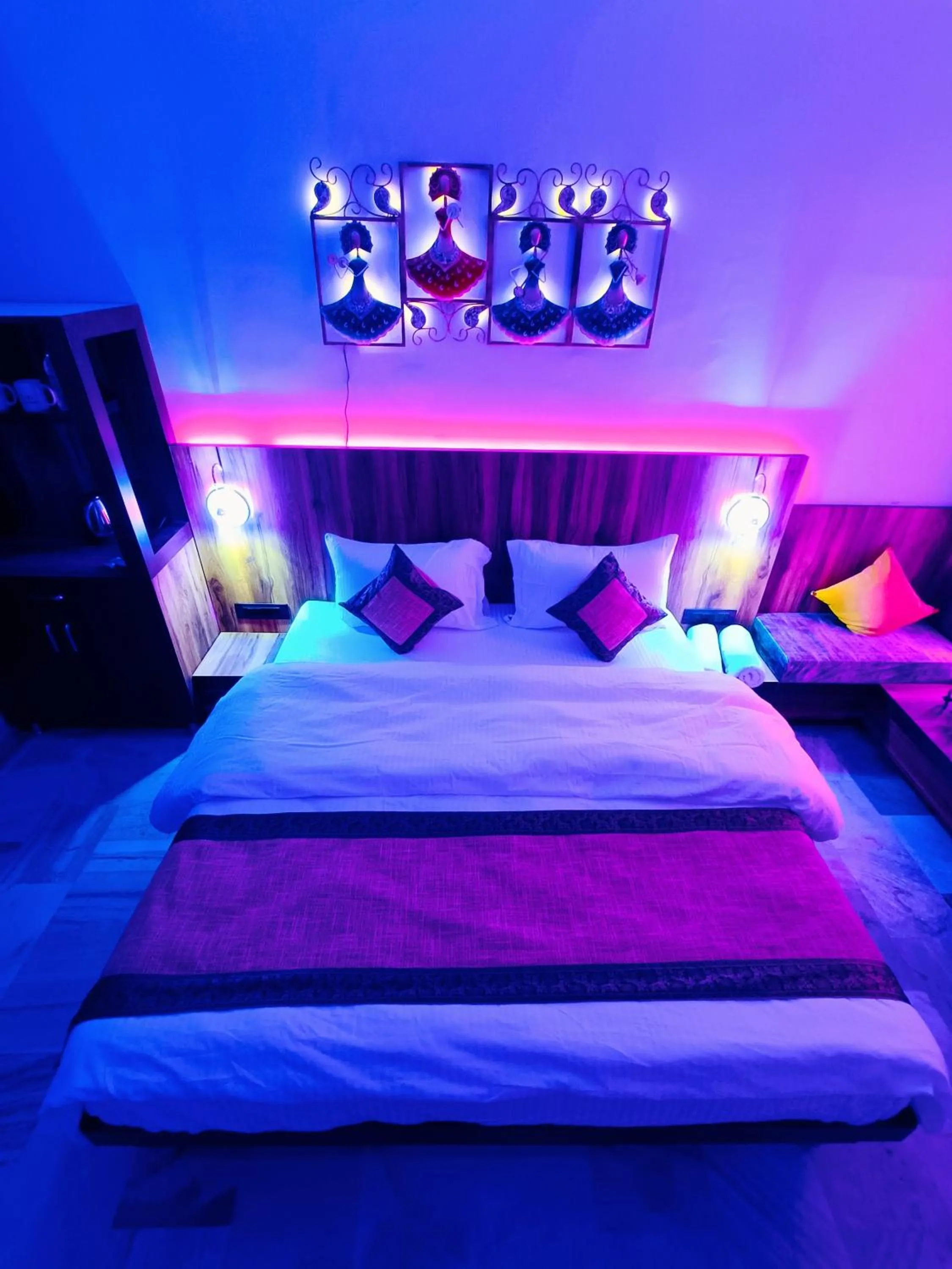 Bed in Gypsy Diaries Varanasi