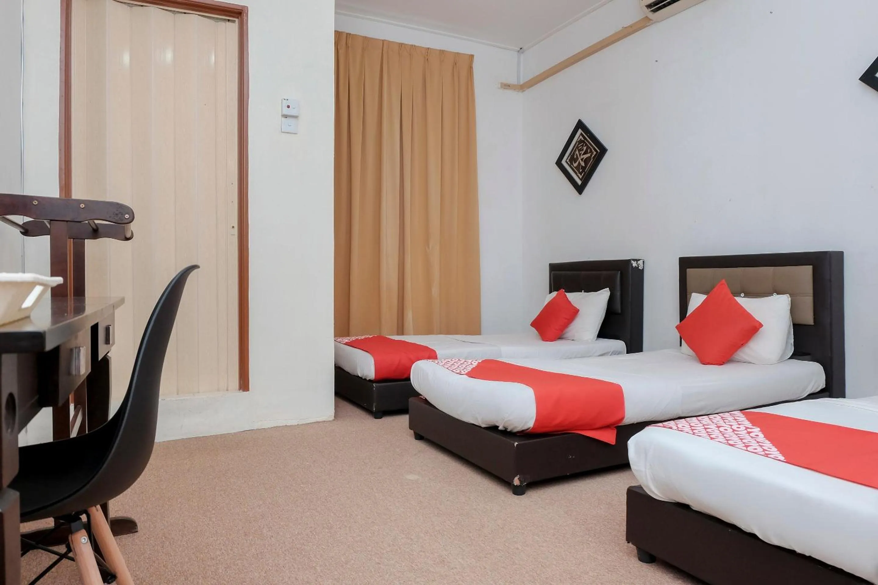 Bedroom, Bed in OYO 90180 Gemilang Hotel Kerteh