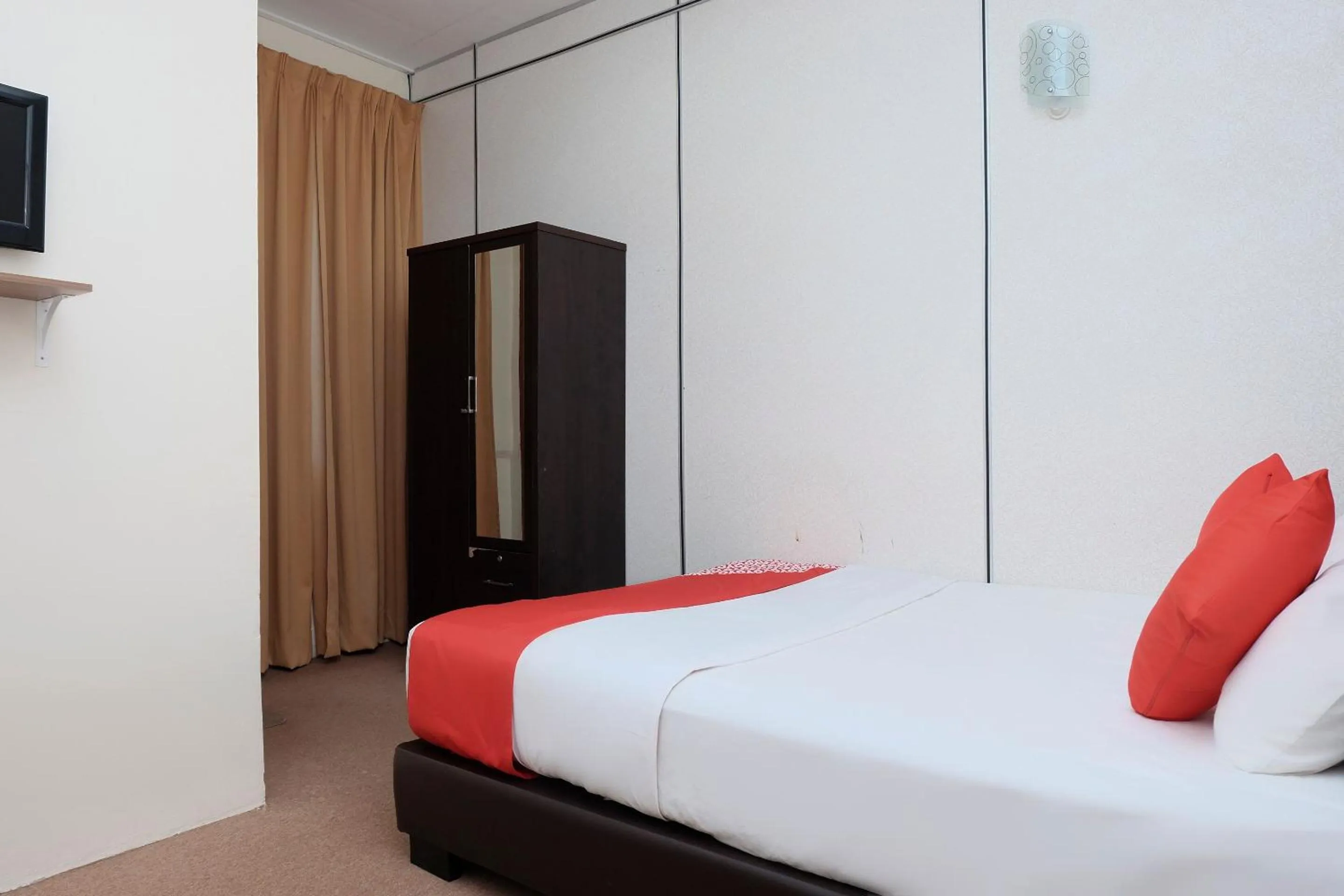 Bedroom, Bed in OYO 90180 Gemilang Hotel Kerteh