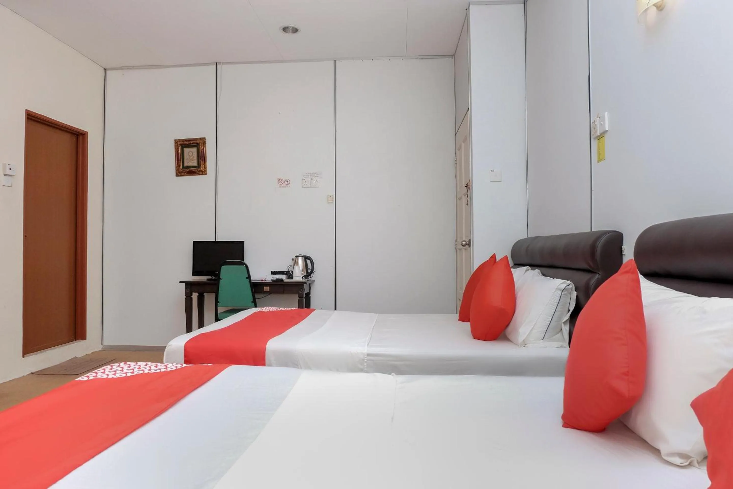 Bedroom, Bed in OYO 90180 Gemilang Hotel Kerteh