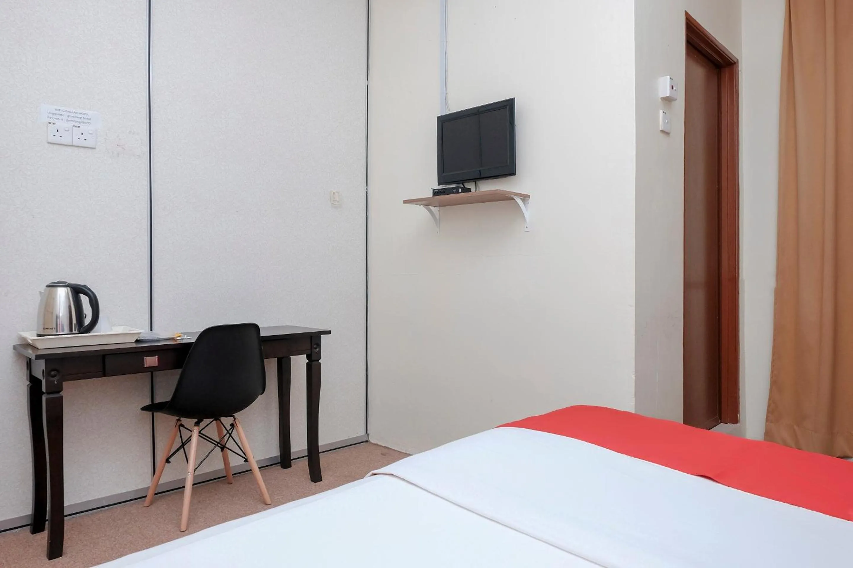 Bedroom, Bed in OYO 90180 Gemilang Hotel Kerteh