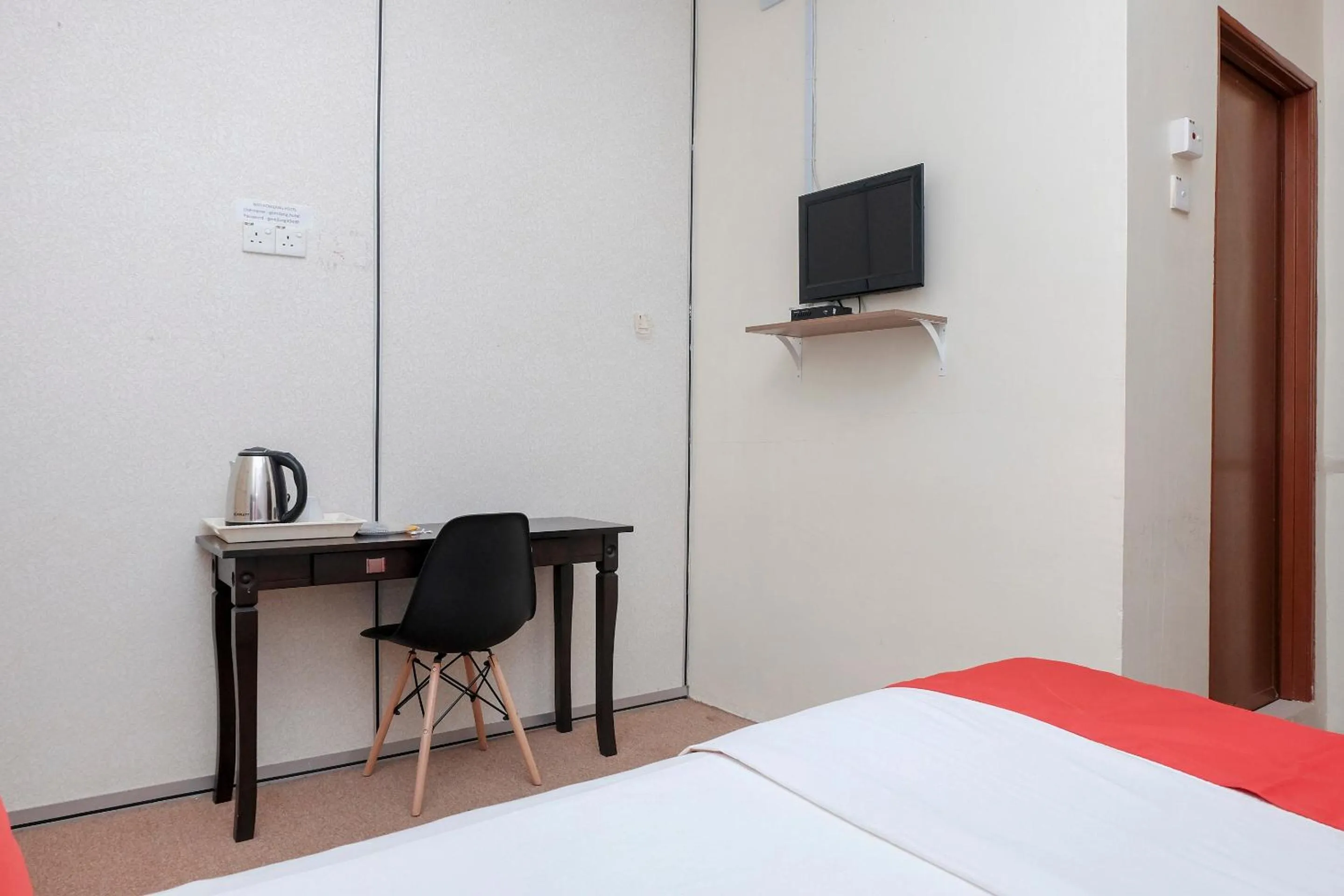 Bedroom, Bed in OYO 90180 Gemilang Hotel Kerteh