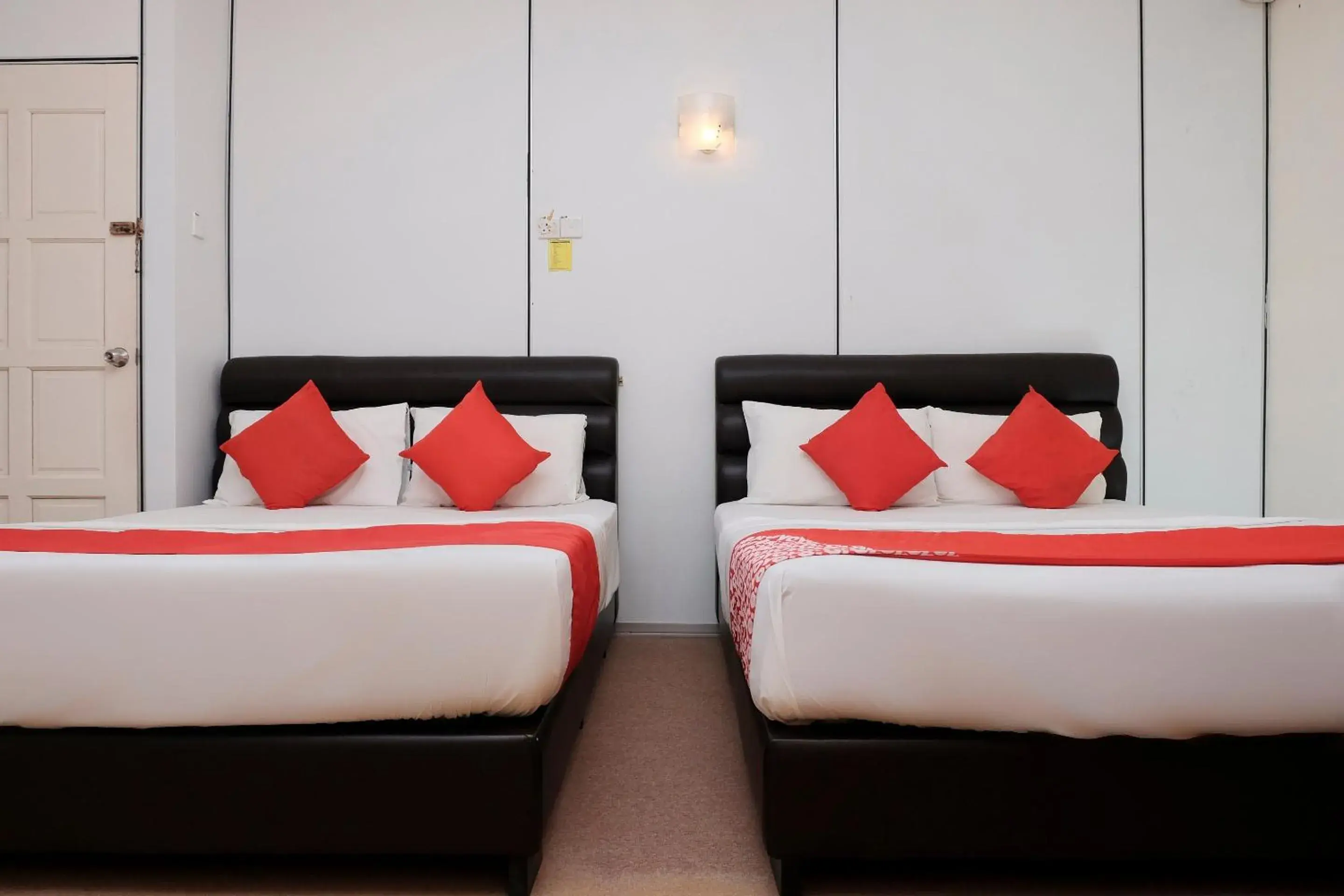 Bedroom, Bed in OYO 90180 Gemilang Hotel Kerteh Bedroom, Bed in OYO 90180 Gemilang Hotel Kerteh