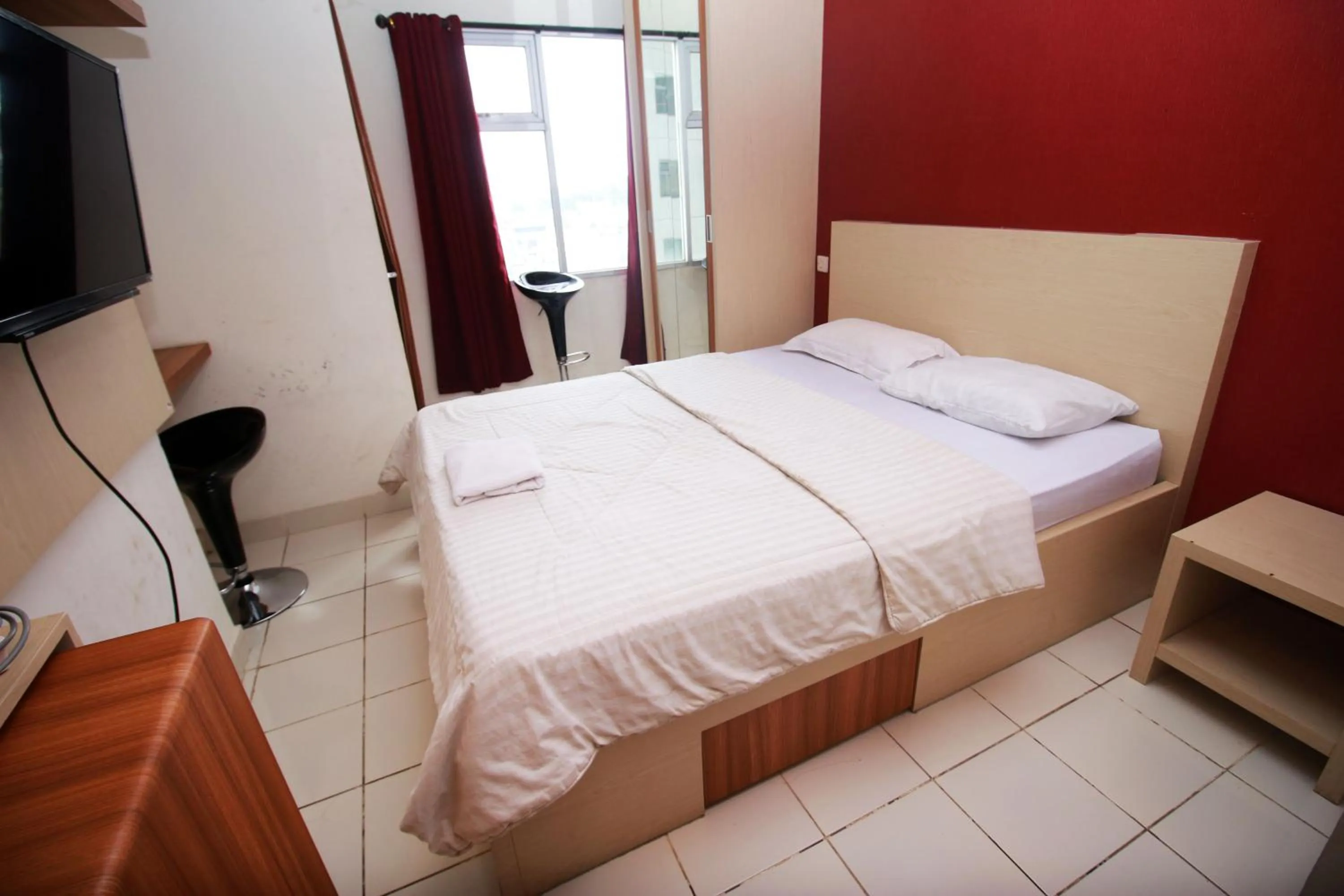 Bed in Easton Park Residence by Mustika