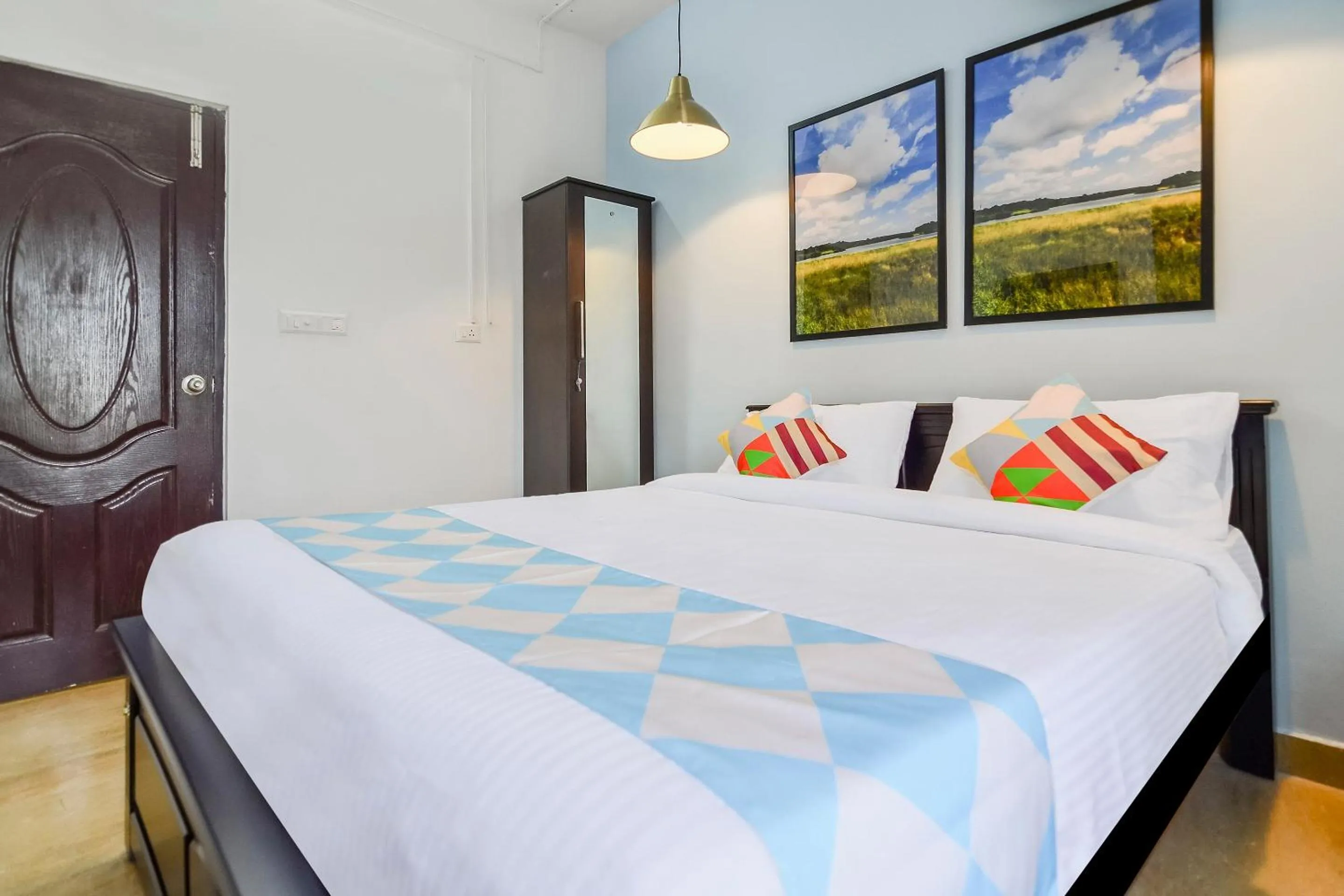 Bedroom, Bed in Hotel O Pop Tavern