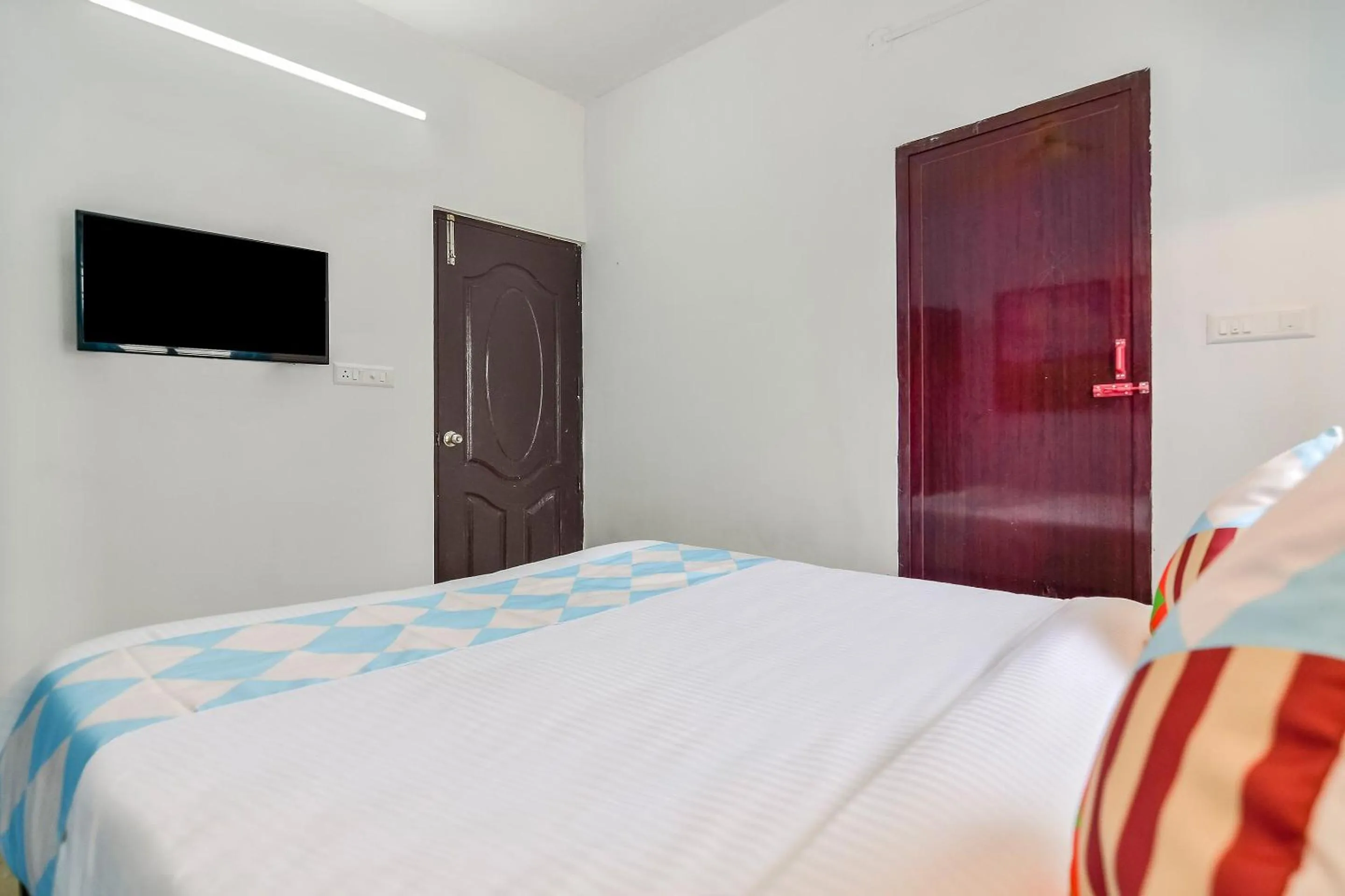 Bedroom, Bed in Hotel O Pop Tavern