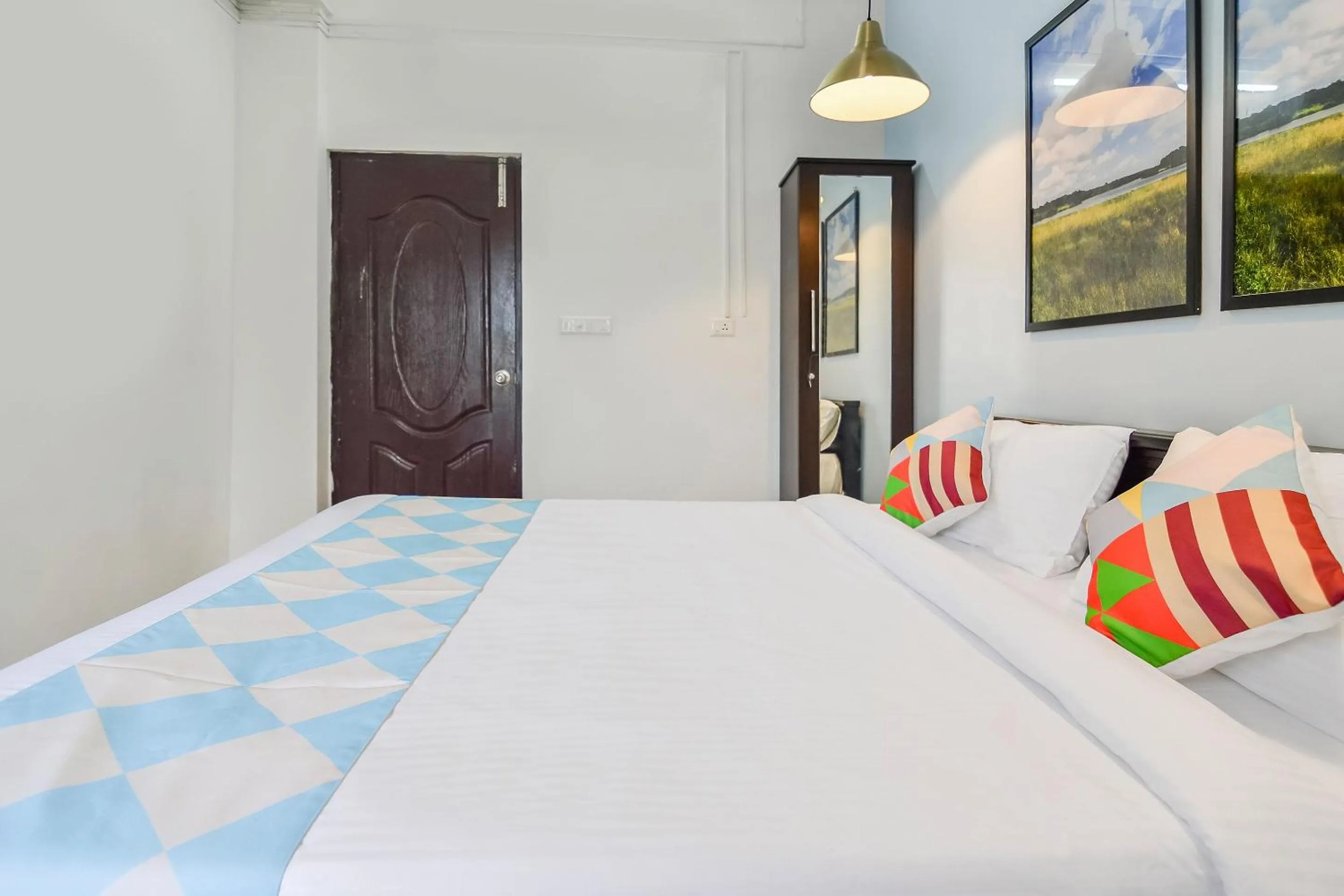 Bedroom, Bed in Hotel O Pop Tavern