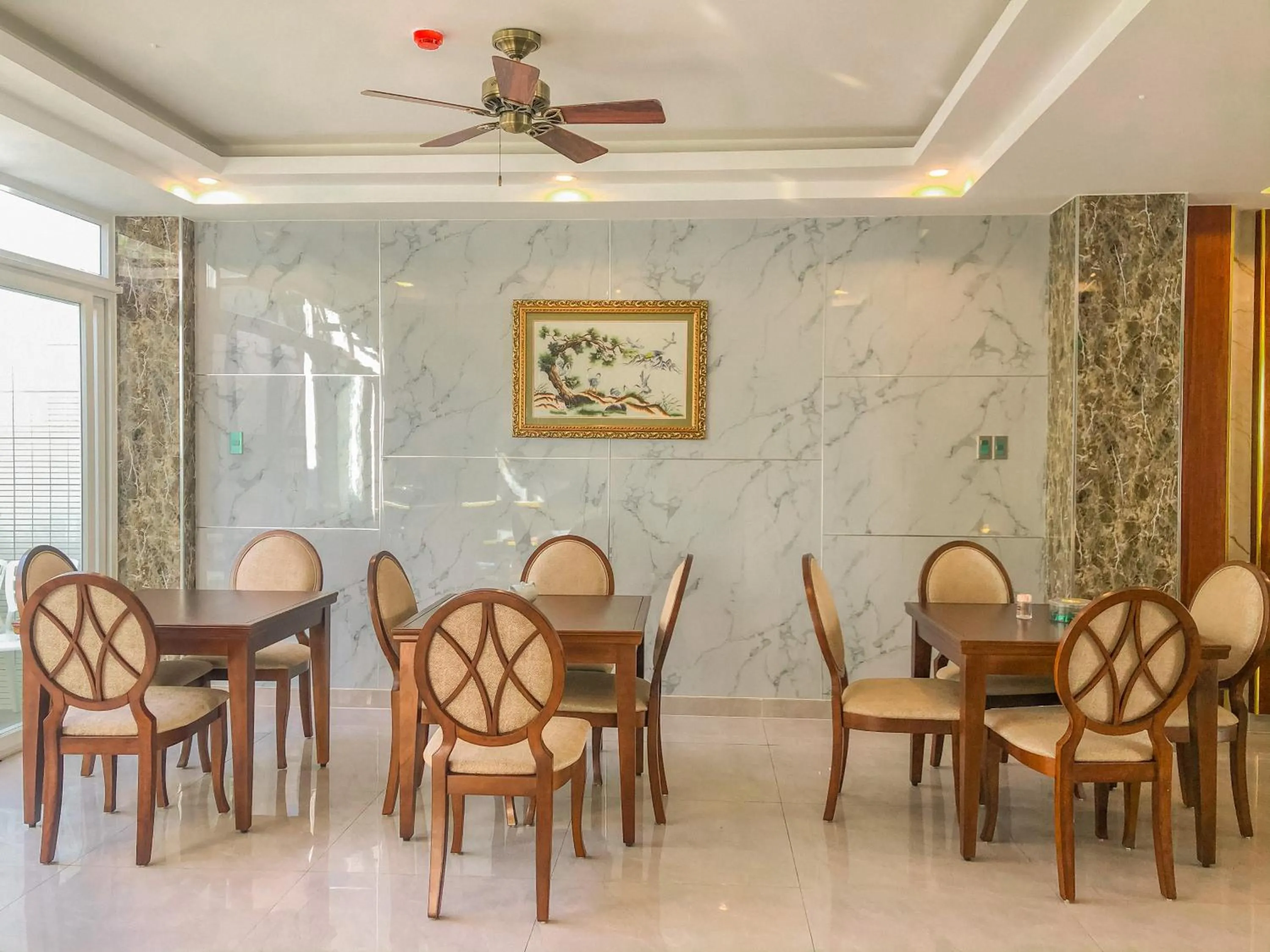 Restaurant/places to eat in Swan Hotel