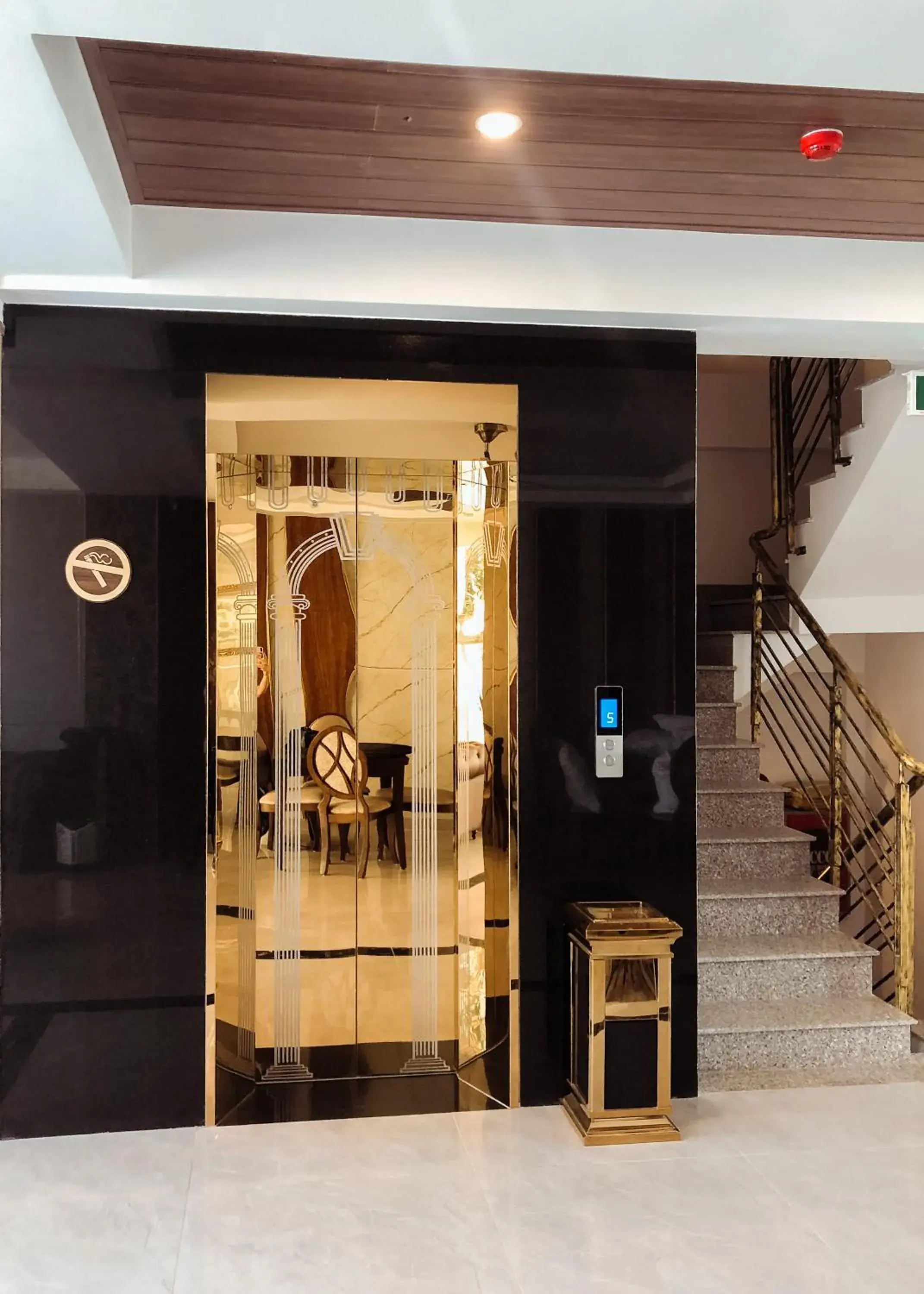 Property building in Swan Hotel Property building in Swan Hotel