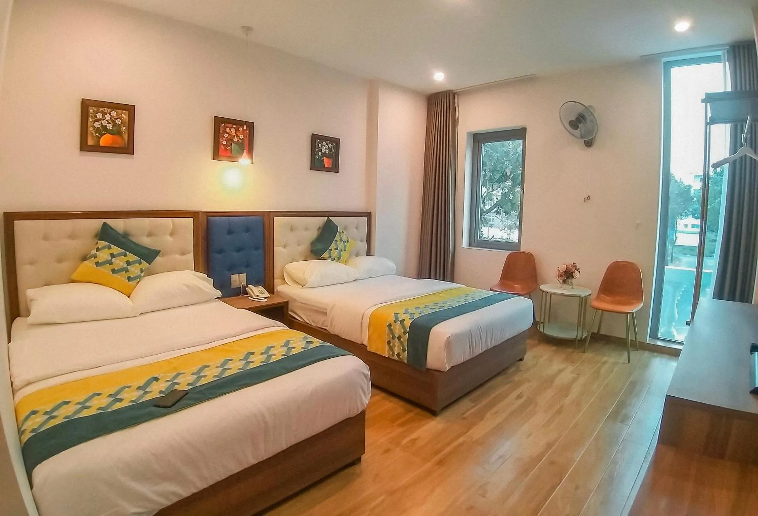 Bedroom, Bed in Swan Hotel