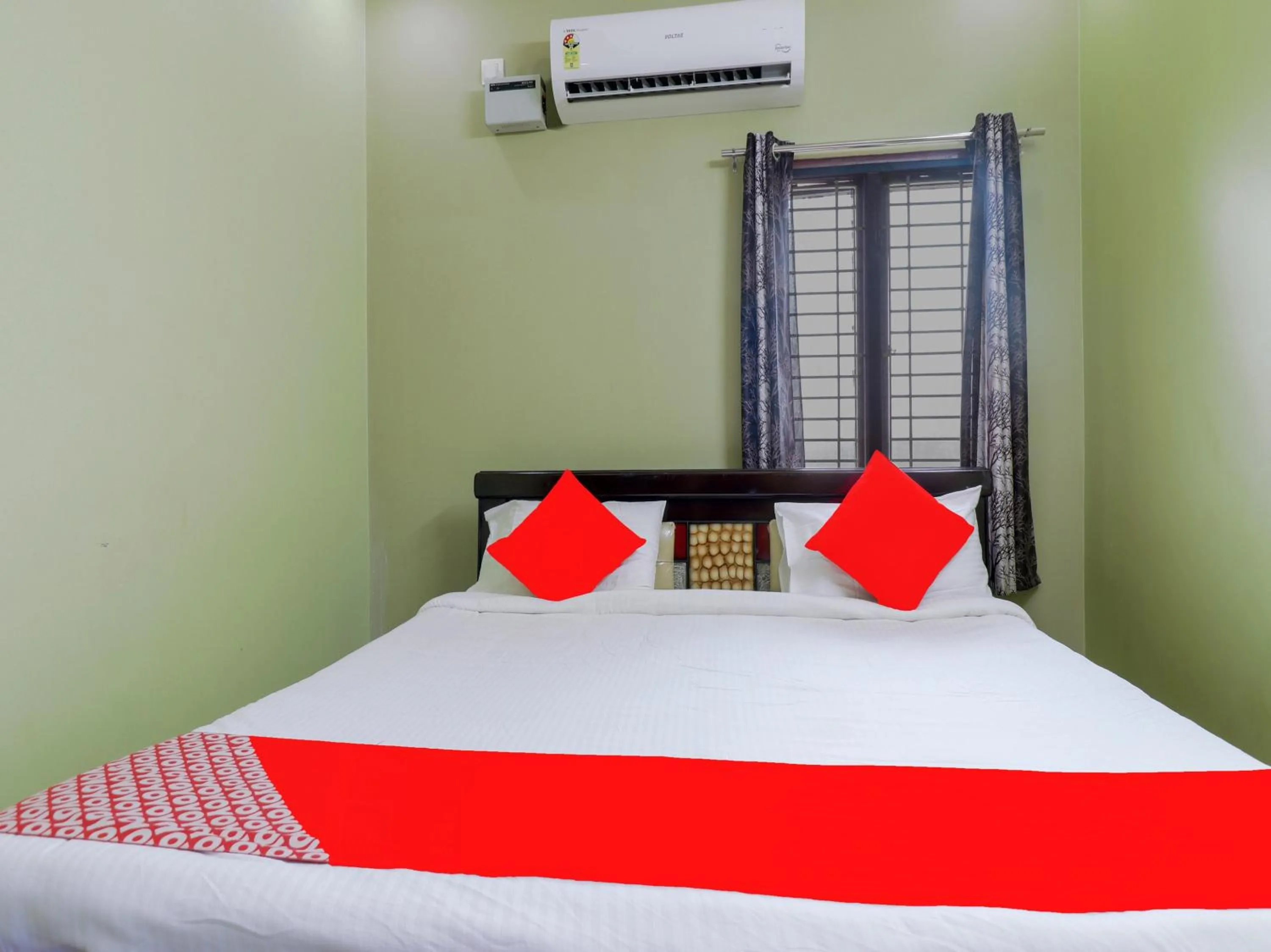 Bedroom in Hotel O Sea Coastal Inn