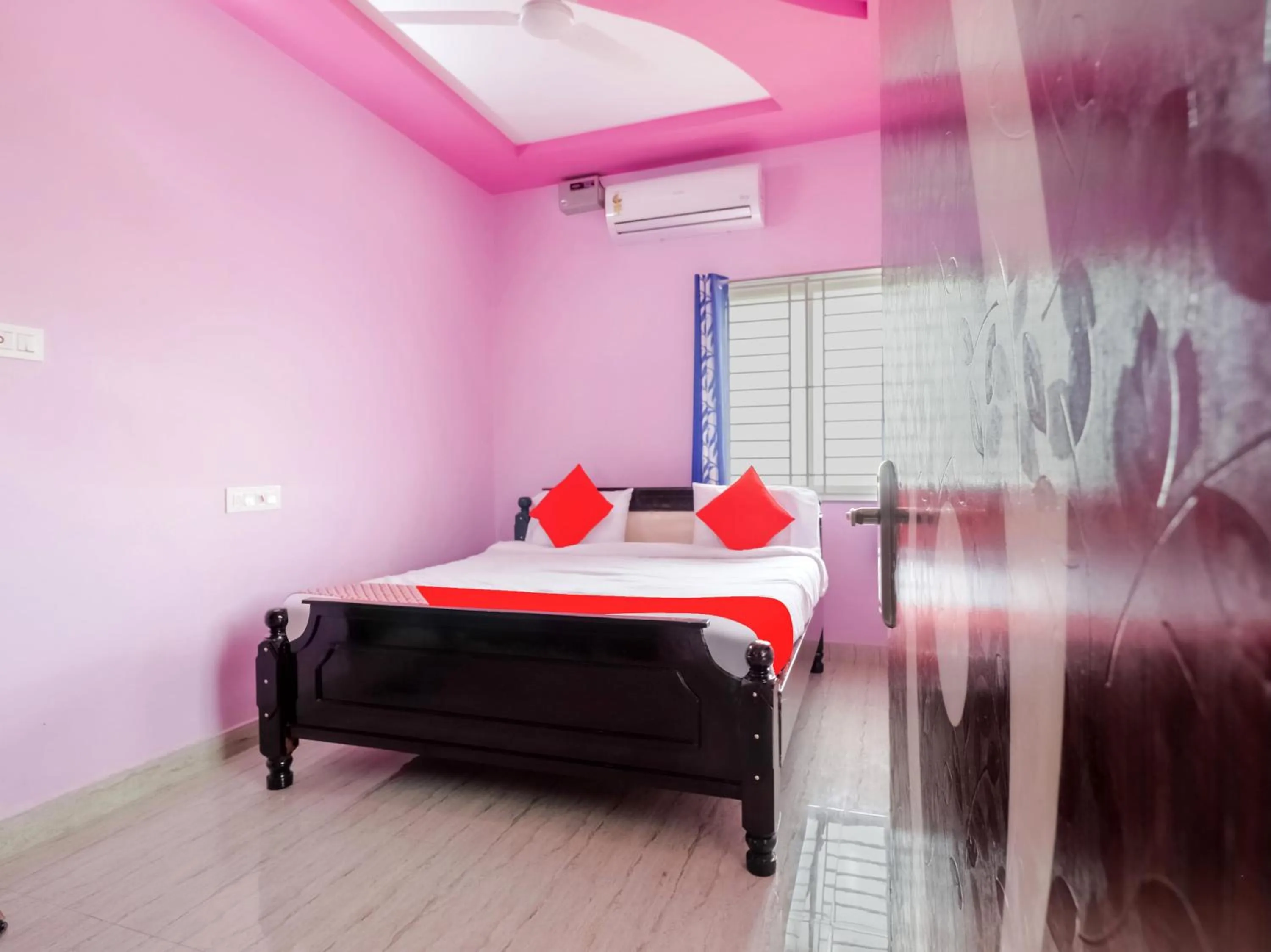 Bedroom in Hotel O Sea Coastal Inn