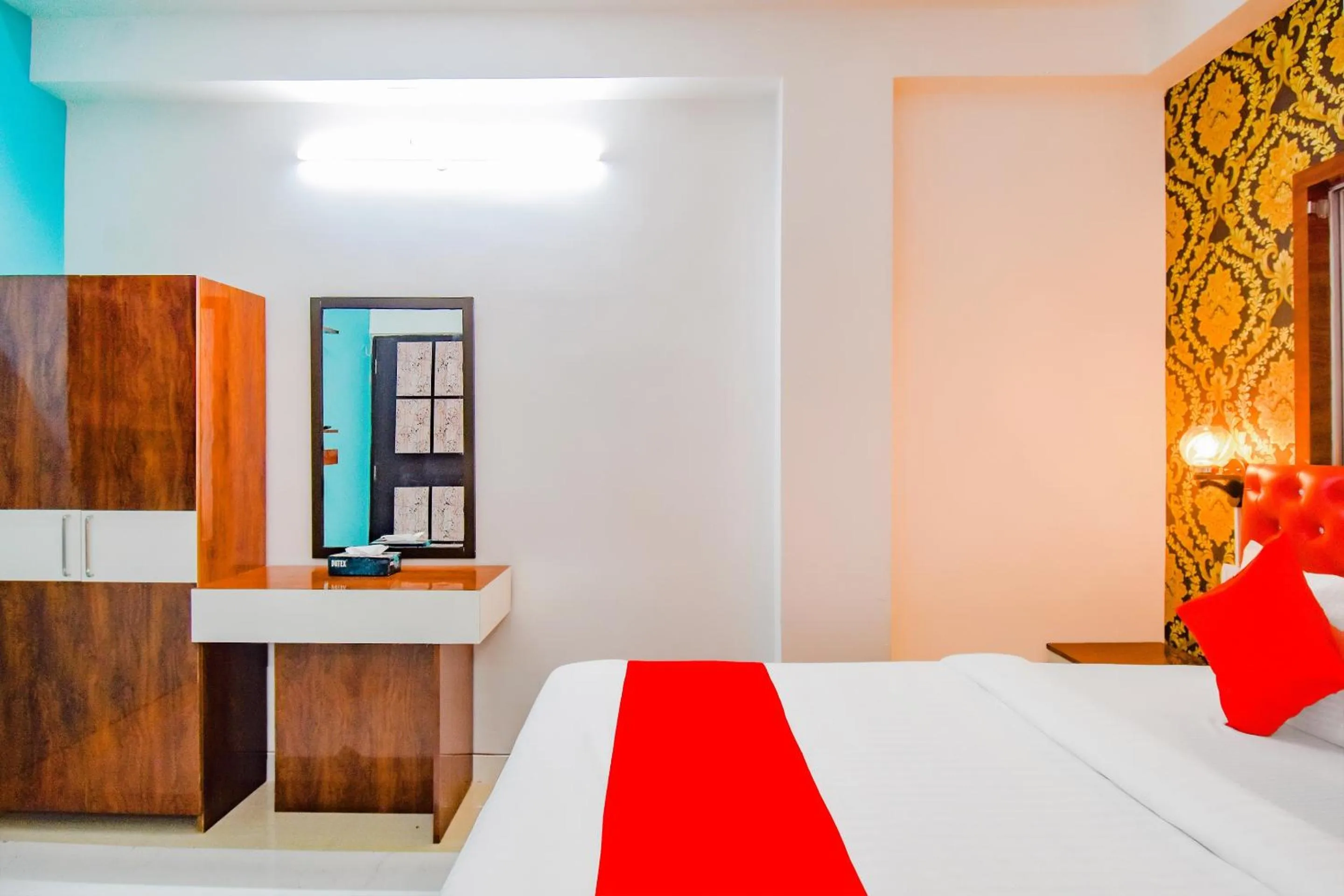 Bedroom, Bed in Super Hotel O Royal Palace