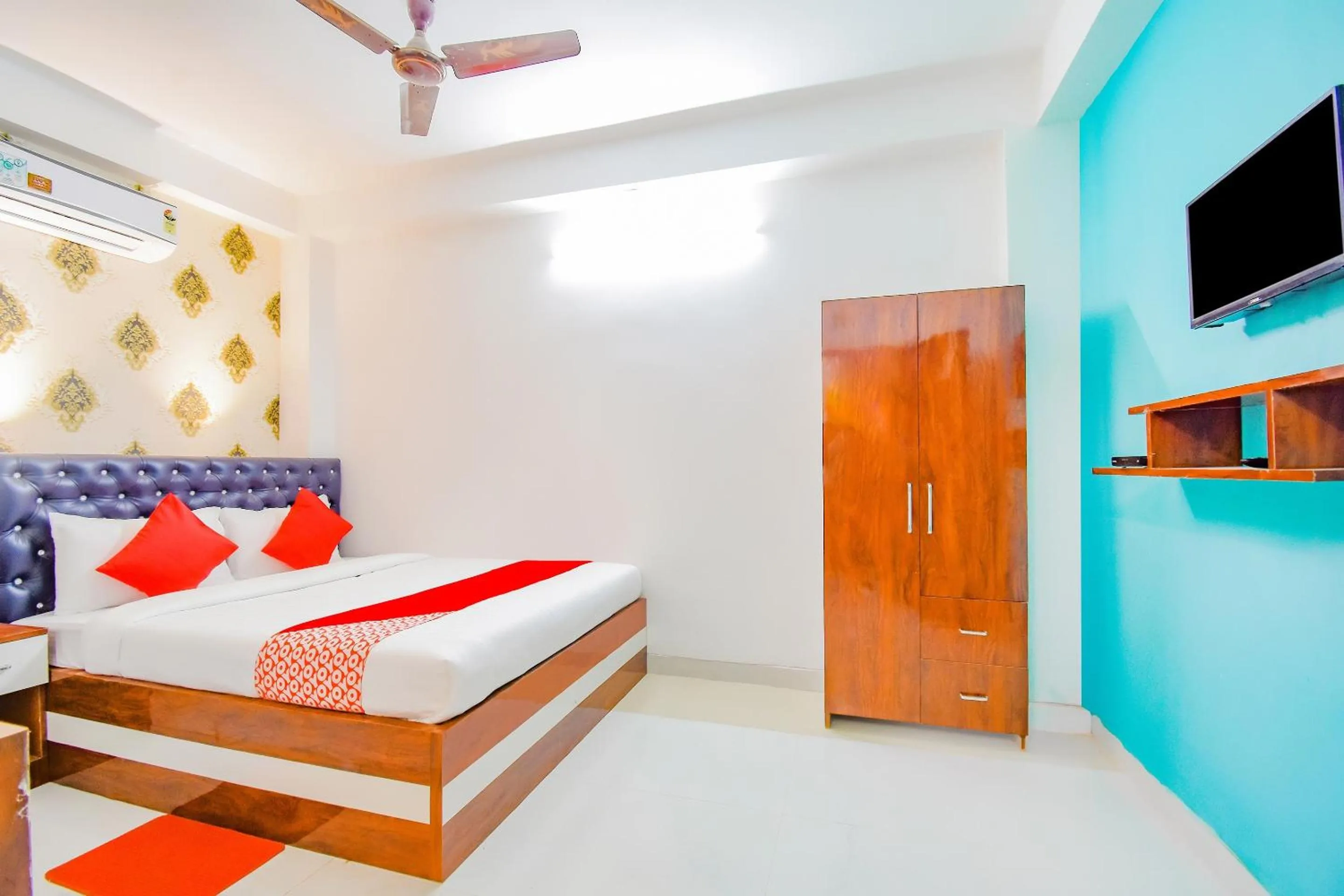 Bedroom, Bed in Super Hotel O Royal Palace