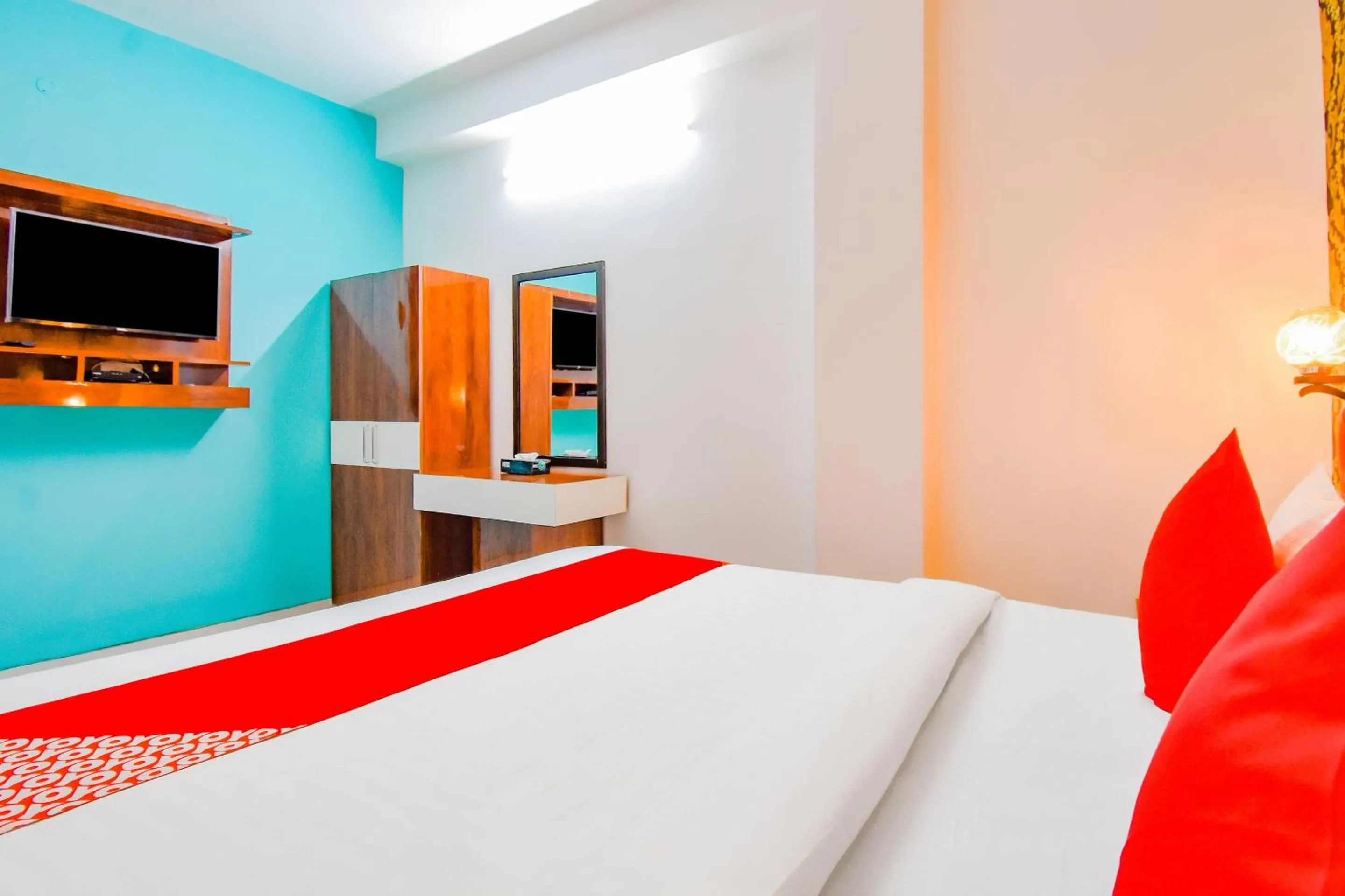 Bedroom, Bed in Super Hotel O Royal Palace