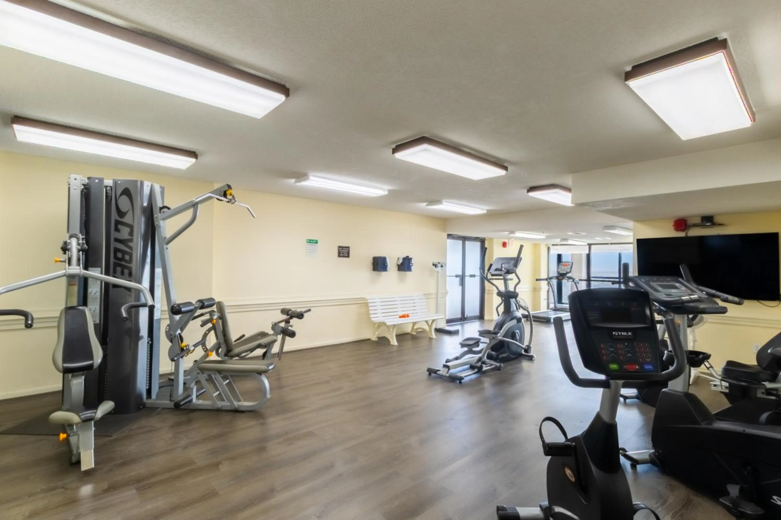 Fitness centre/facilities in Phoenix II 2012