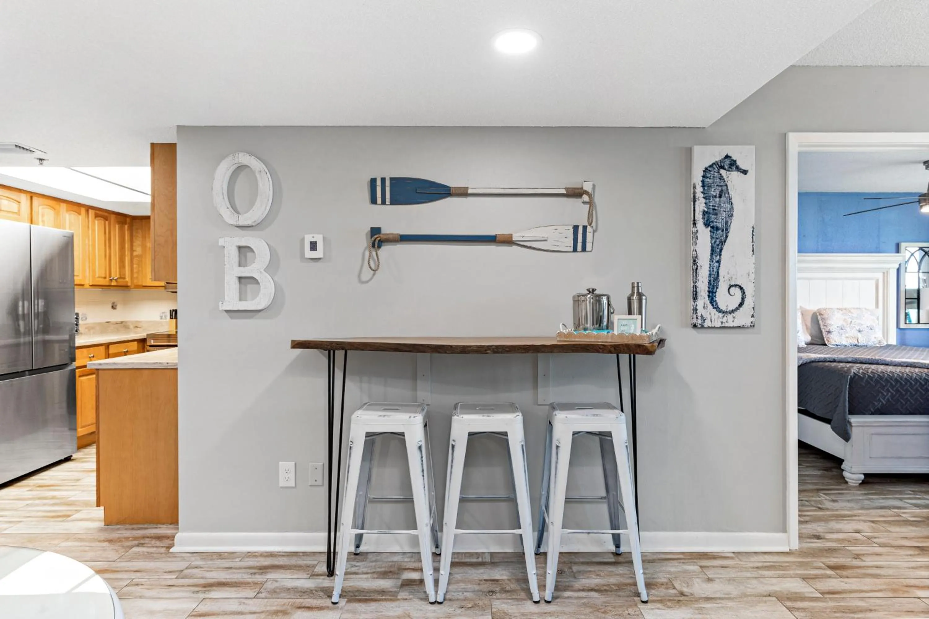 Dining area, Bed in Phoenix II 2012