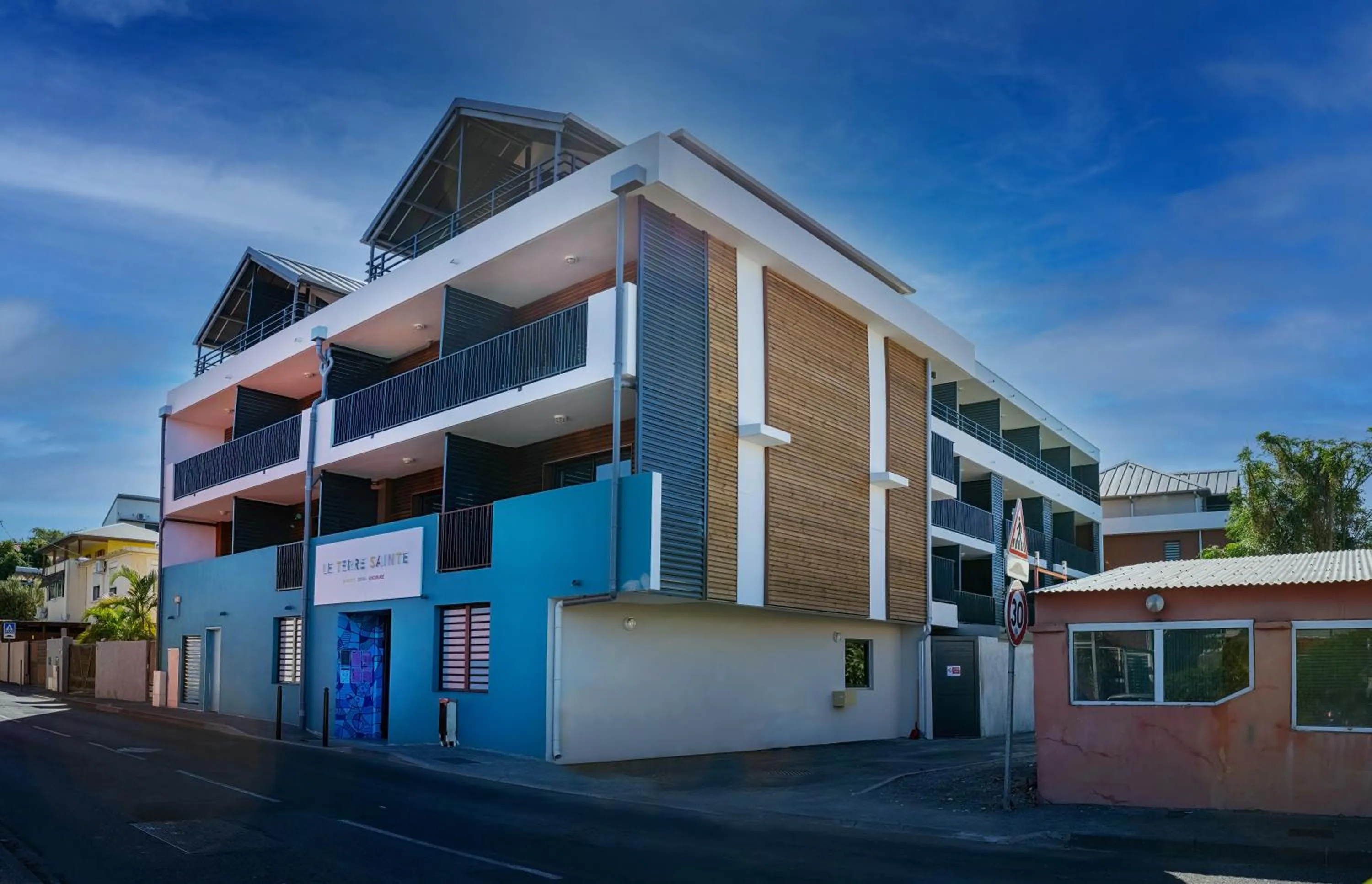 Property building in HÔTEL LE TERRE SAINTE