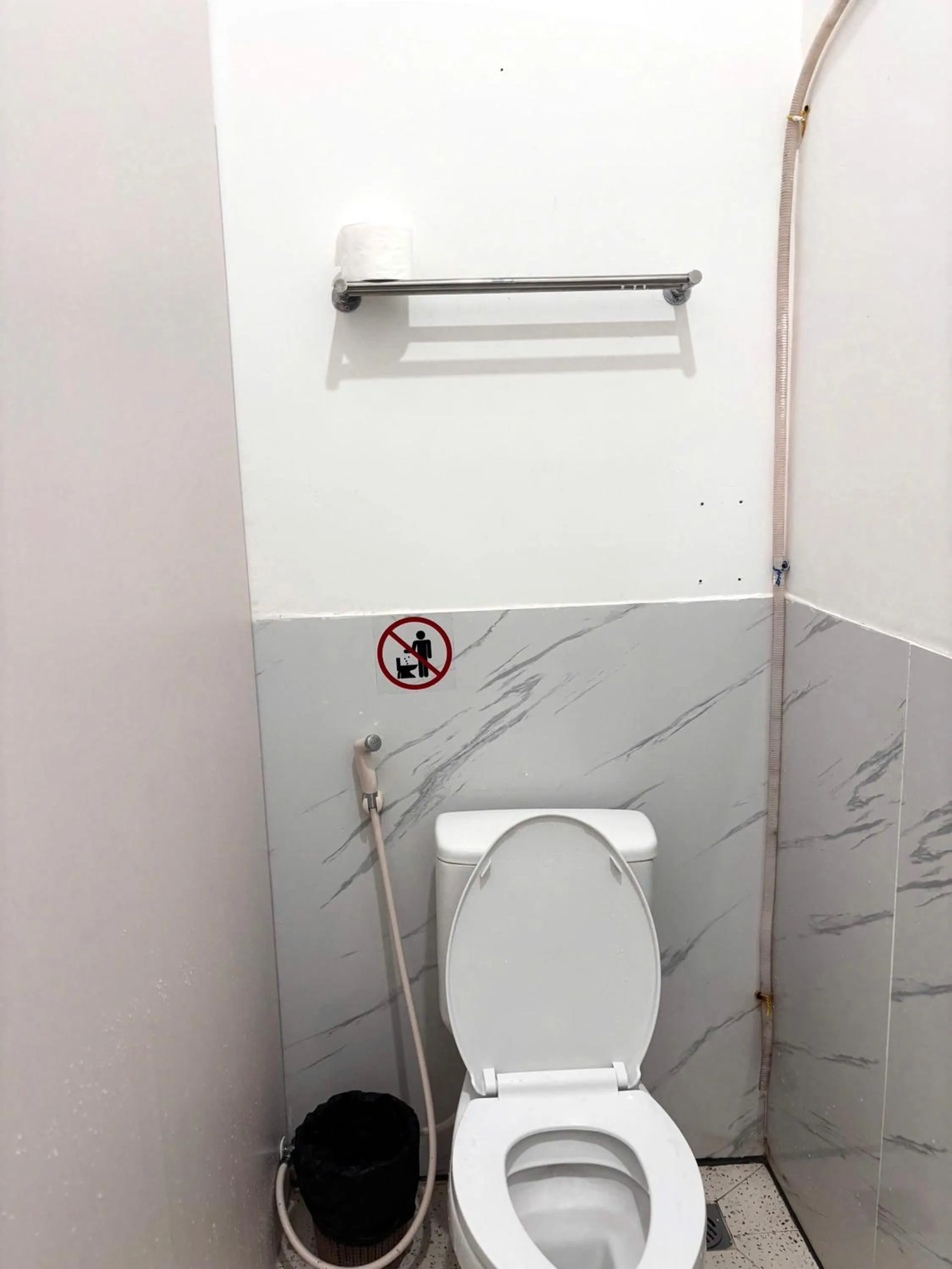 Hero Hostel & Billiards