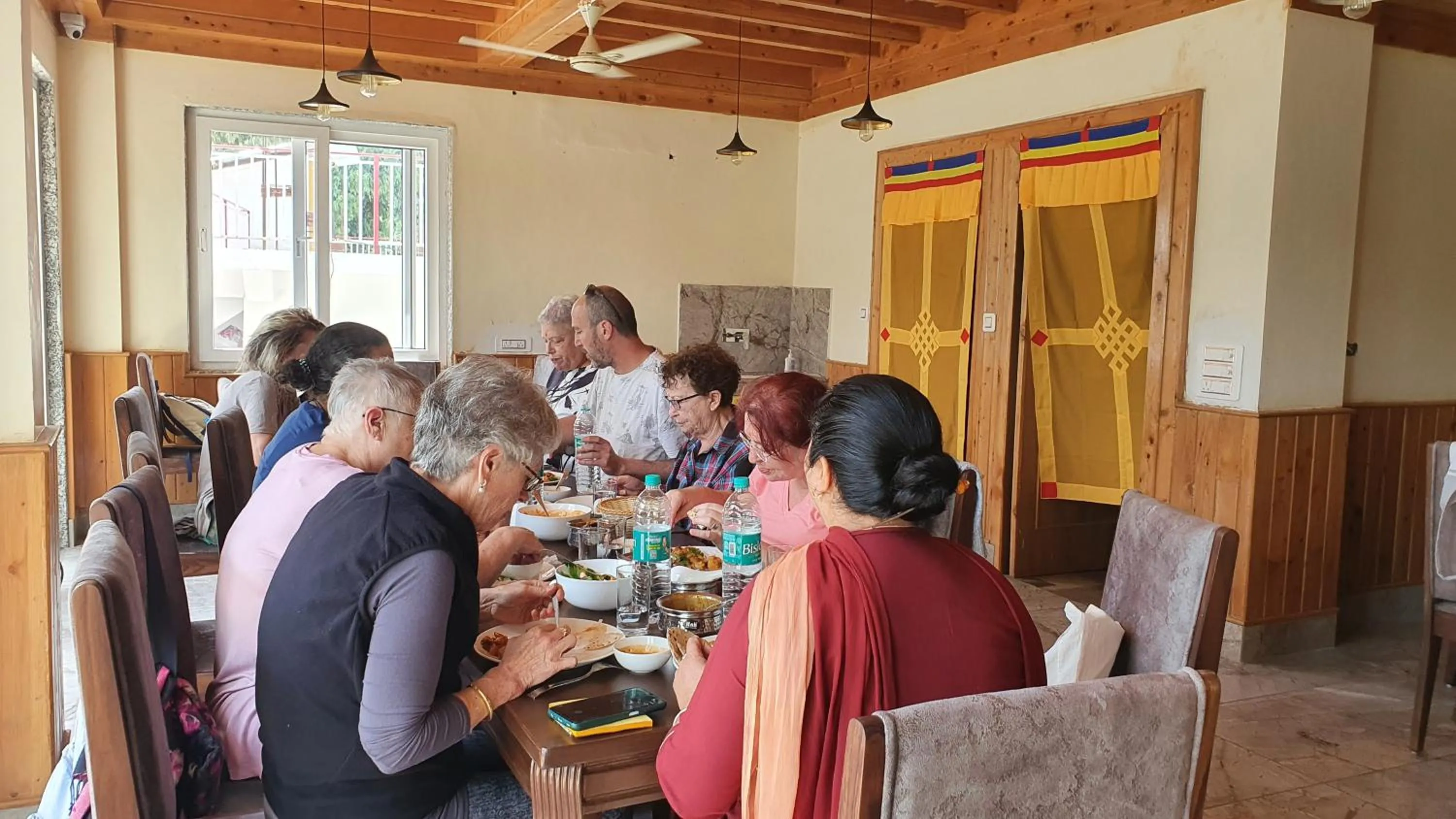 Restaurant/places to eat in Nomadic Inn