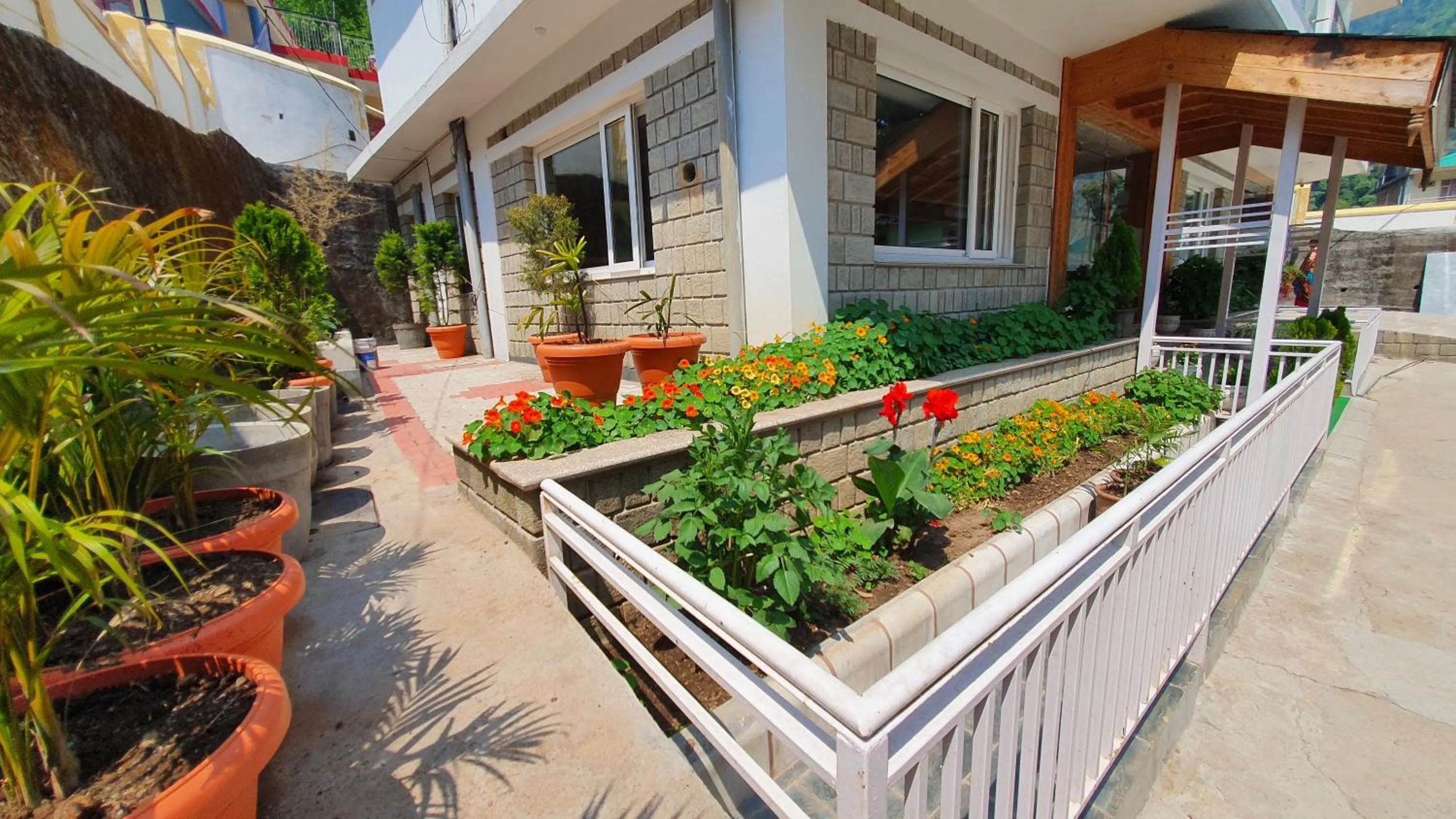 Garden in Nomadic Inn