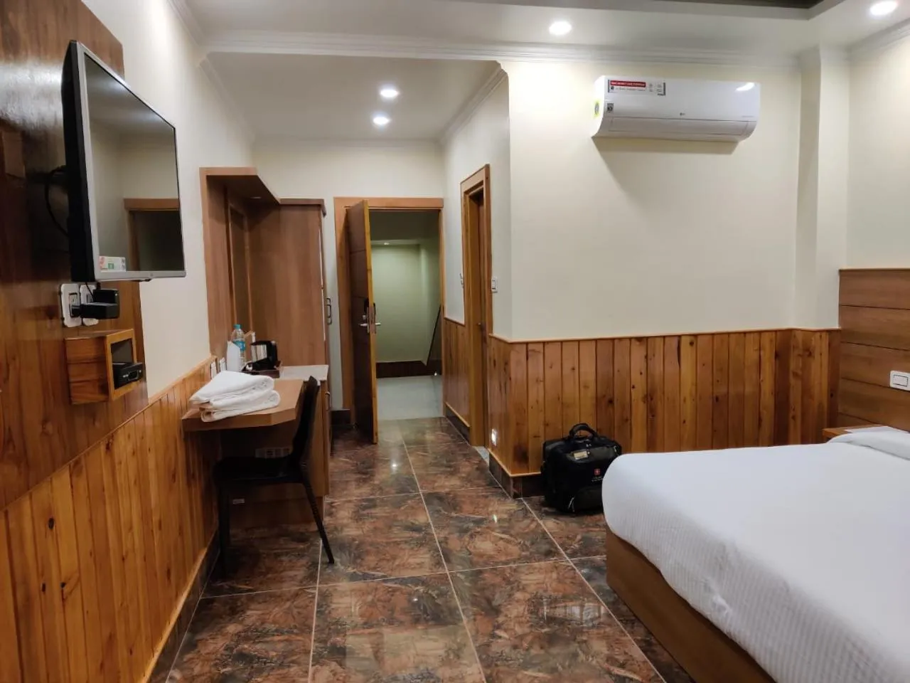 TV and multimedia, Bed in Nomadic Inn