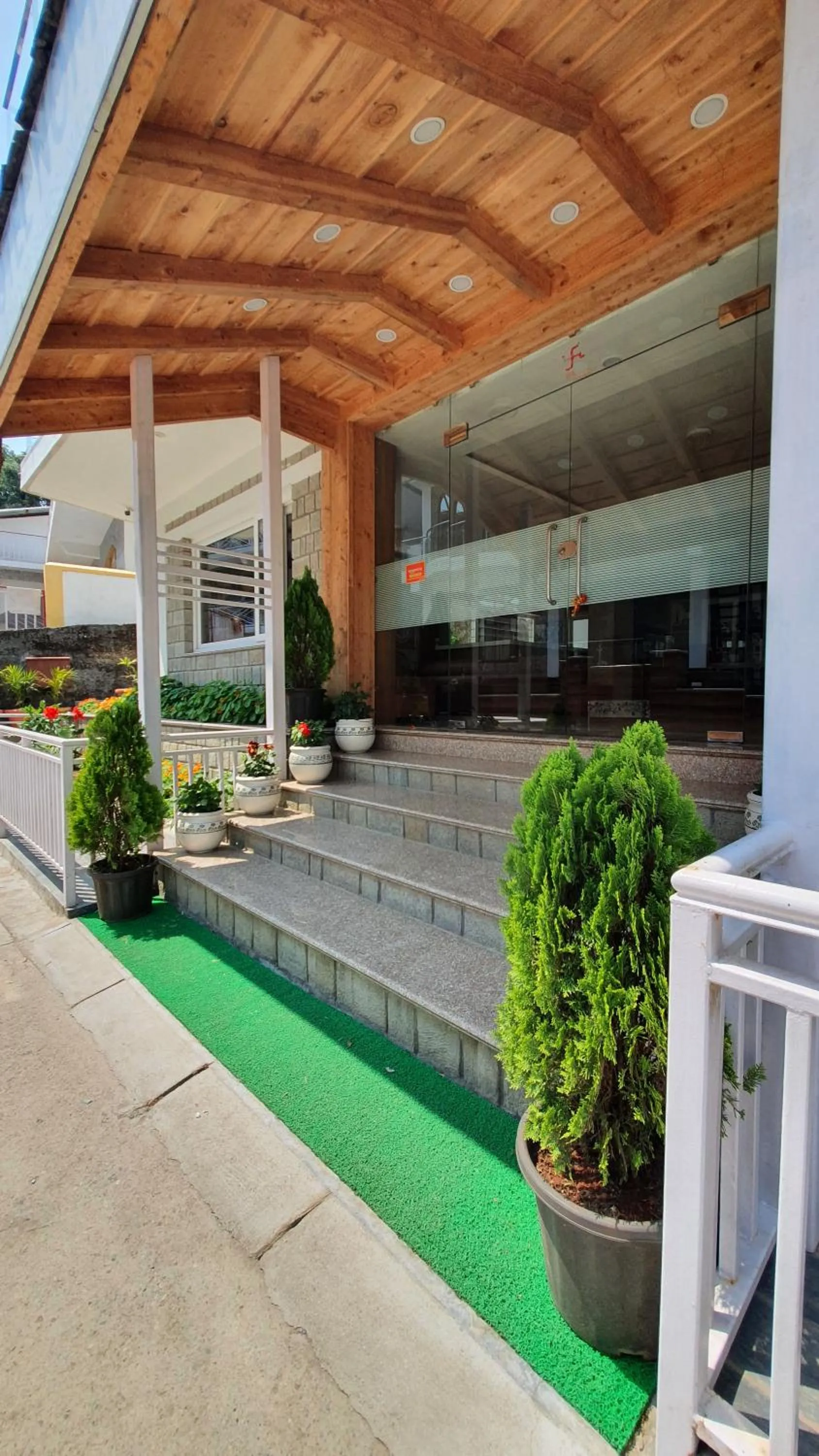 Garden in Nomadic Inn