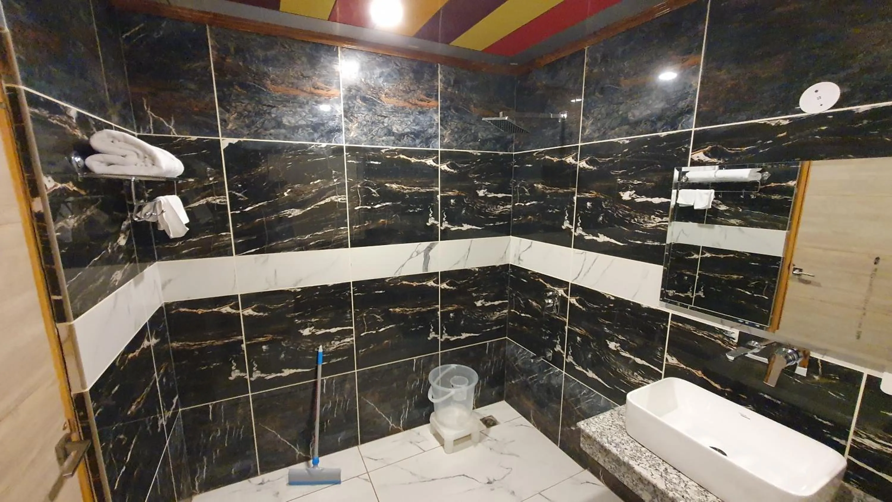Bathroom in Nomadic Inn