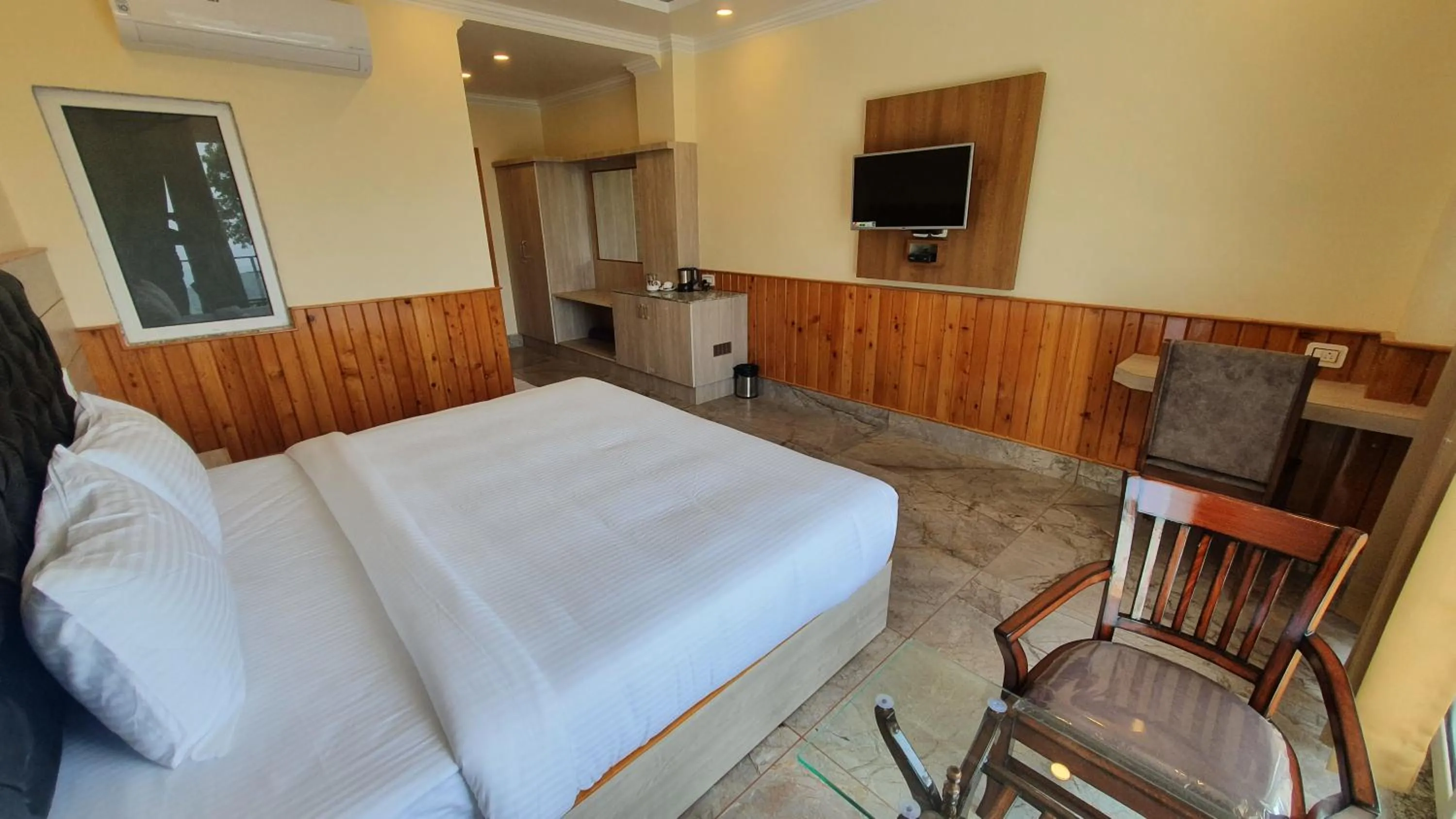 Bed in Nomadic Inn