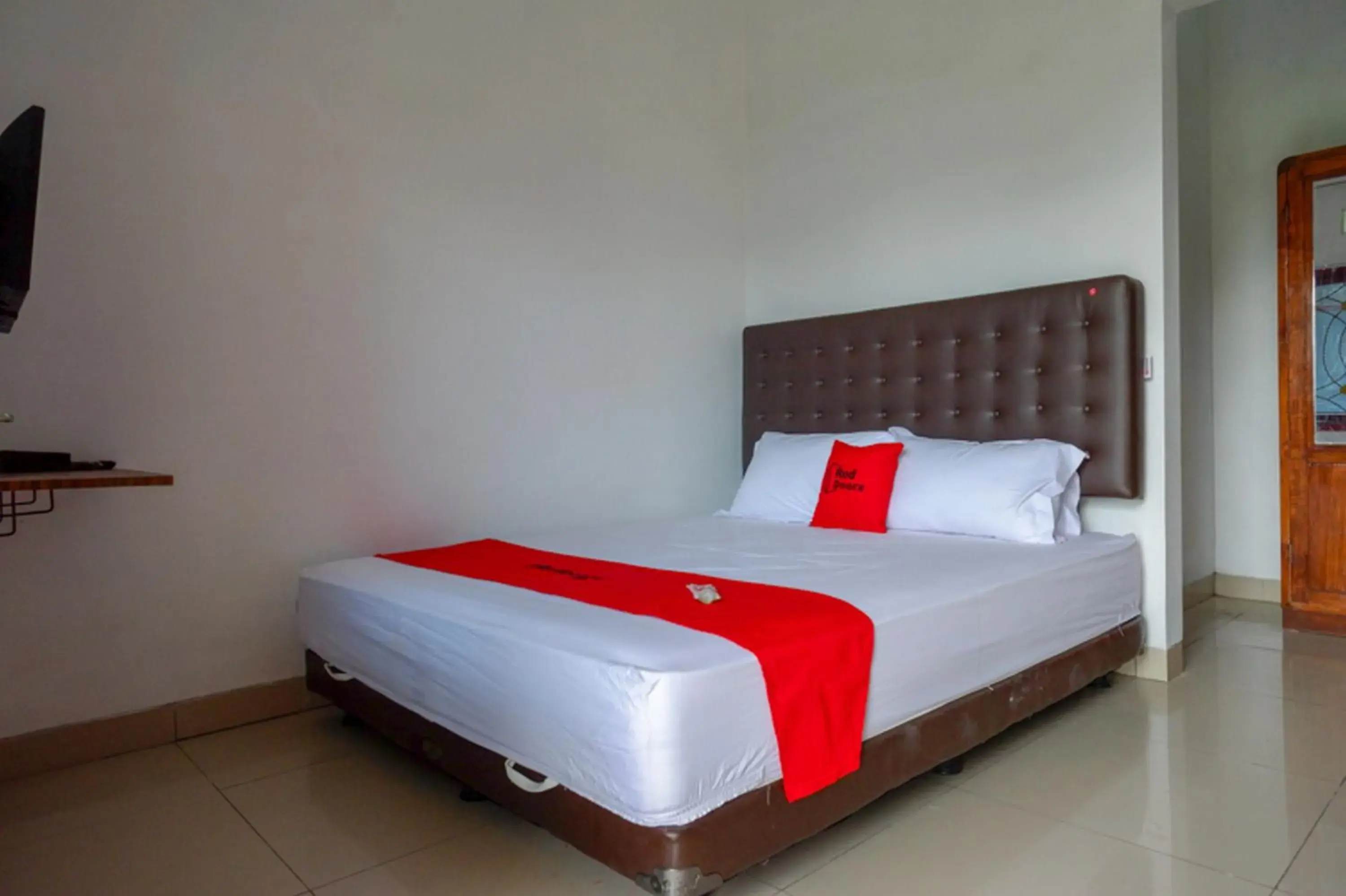 Bed in RedDoorz Syariah near UMS Solo - RSO Soeharso Bed in RedDoorz Syariah near UMS Solo - RSO Soeharso