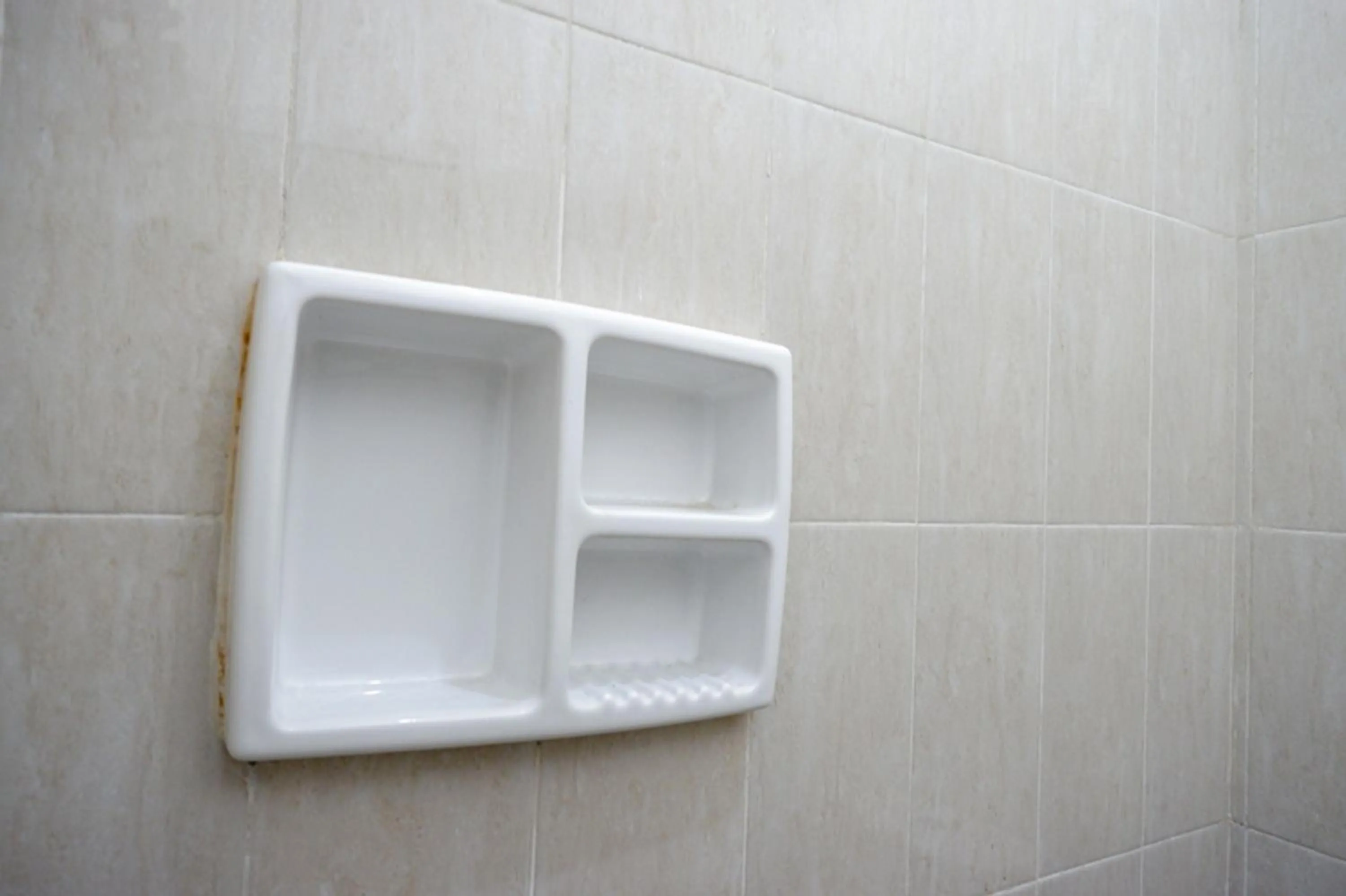 Bathroom in RedDoorz Syariah near UMS Solo - RSO Soeharso