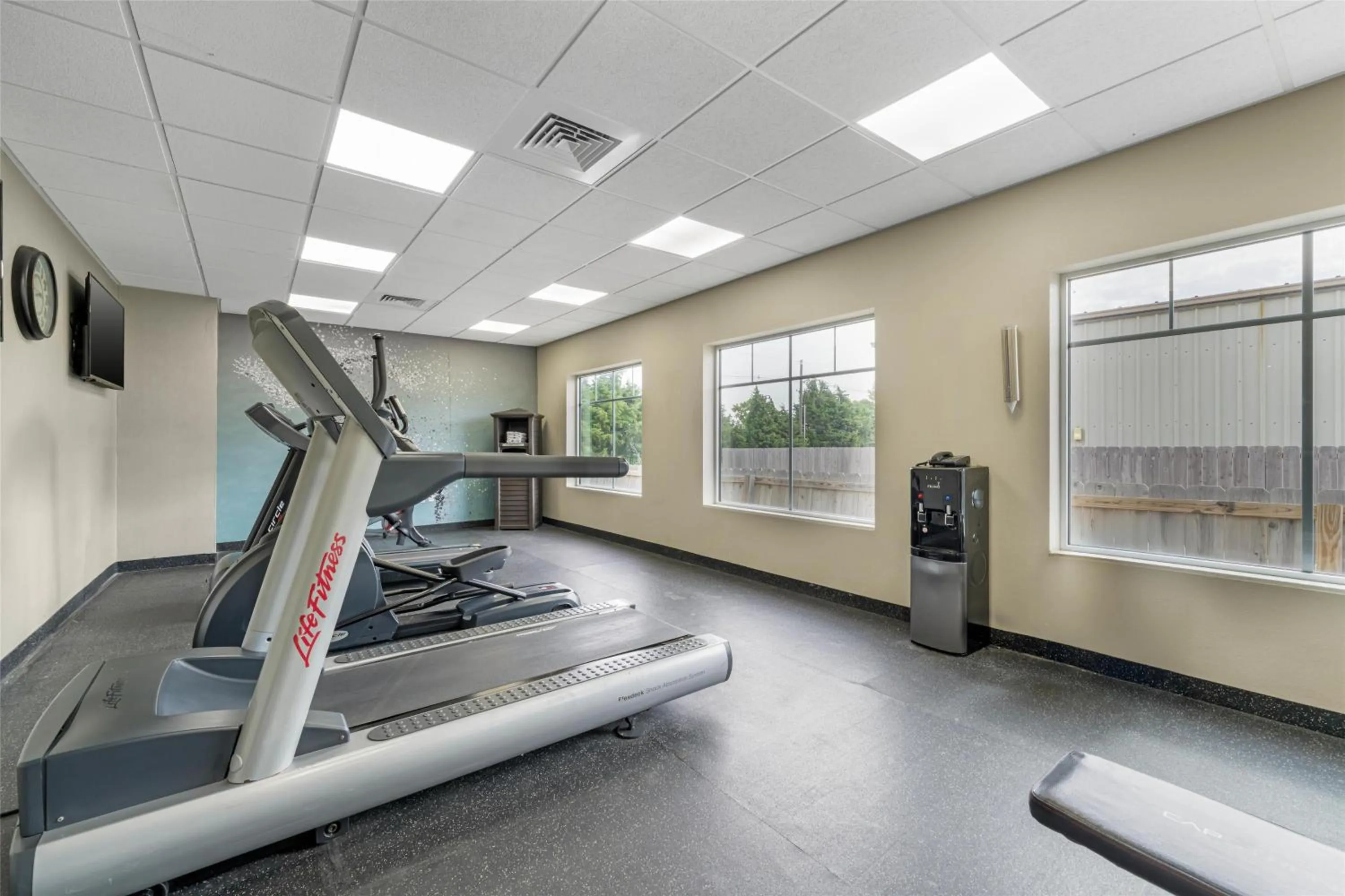 Fitness centre/facilities in Best Western Plus McPherson