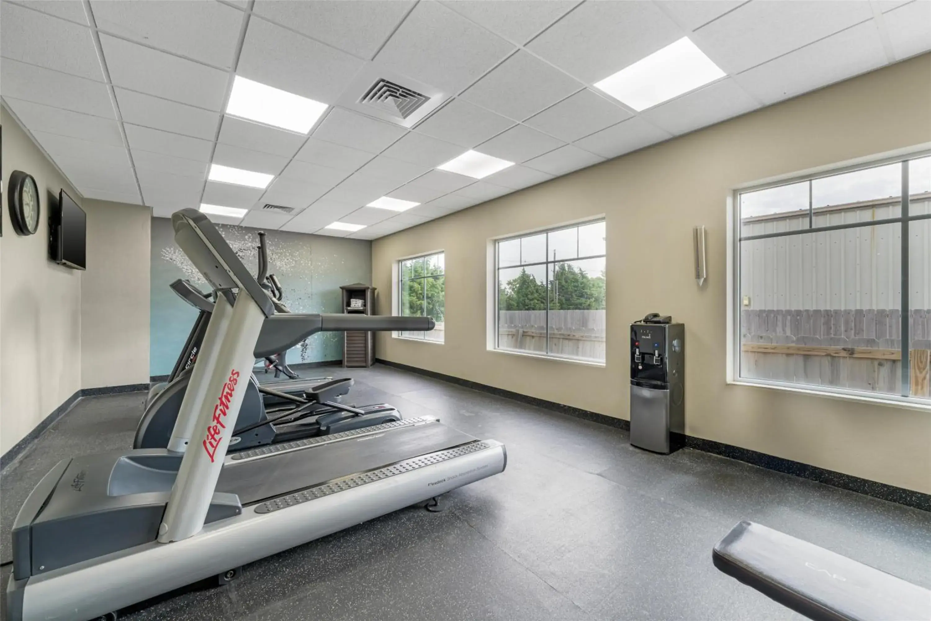 Fitness centre/facilities in Best Western Plus McPherson Fitness centre/facilities in Best Western Plus McPherson