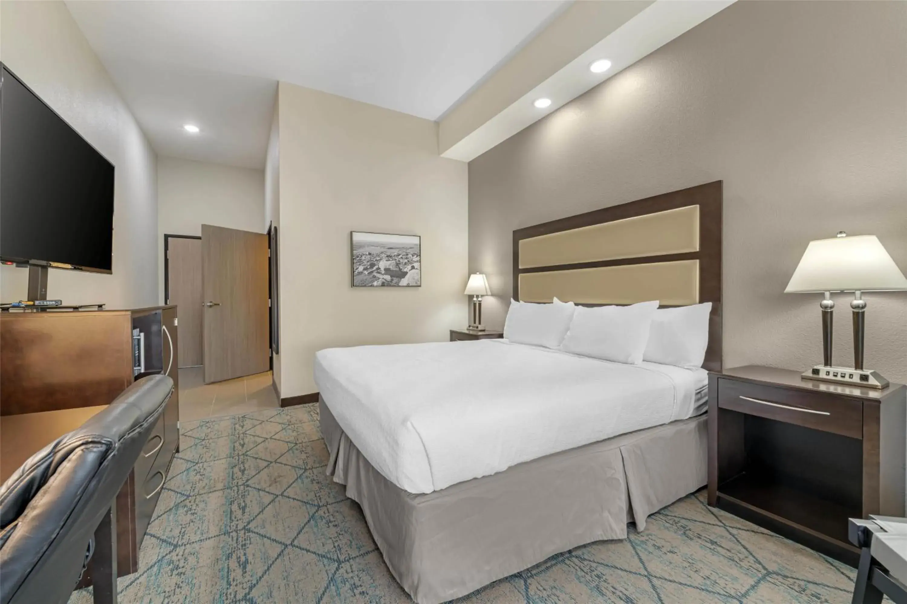 King Room with Mobility Accessible Roll-In Shower in Best Western Plus McPherson King Room with Mobility Accessible Roll-In Shower in Best Western Plus McPherson