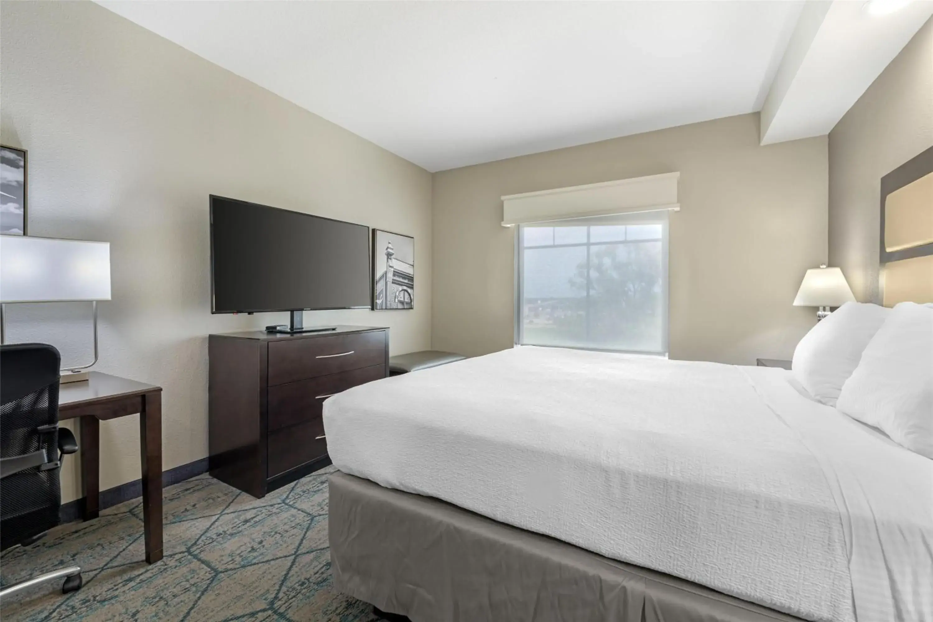 Photo of the whole room, Bed in Best Western Plus McPherson Photo of the whole room, Bed in Best Western Plus McPherson