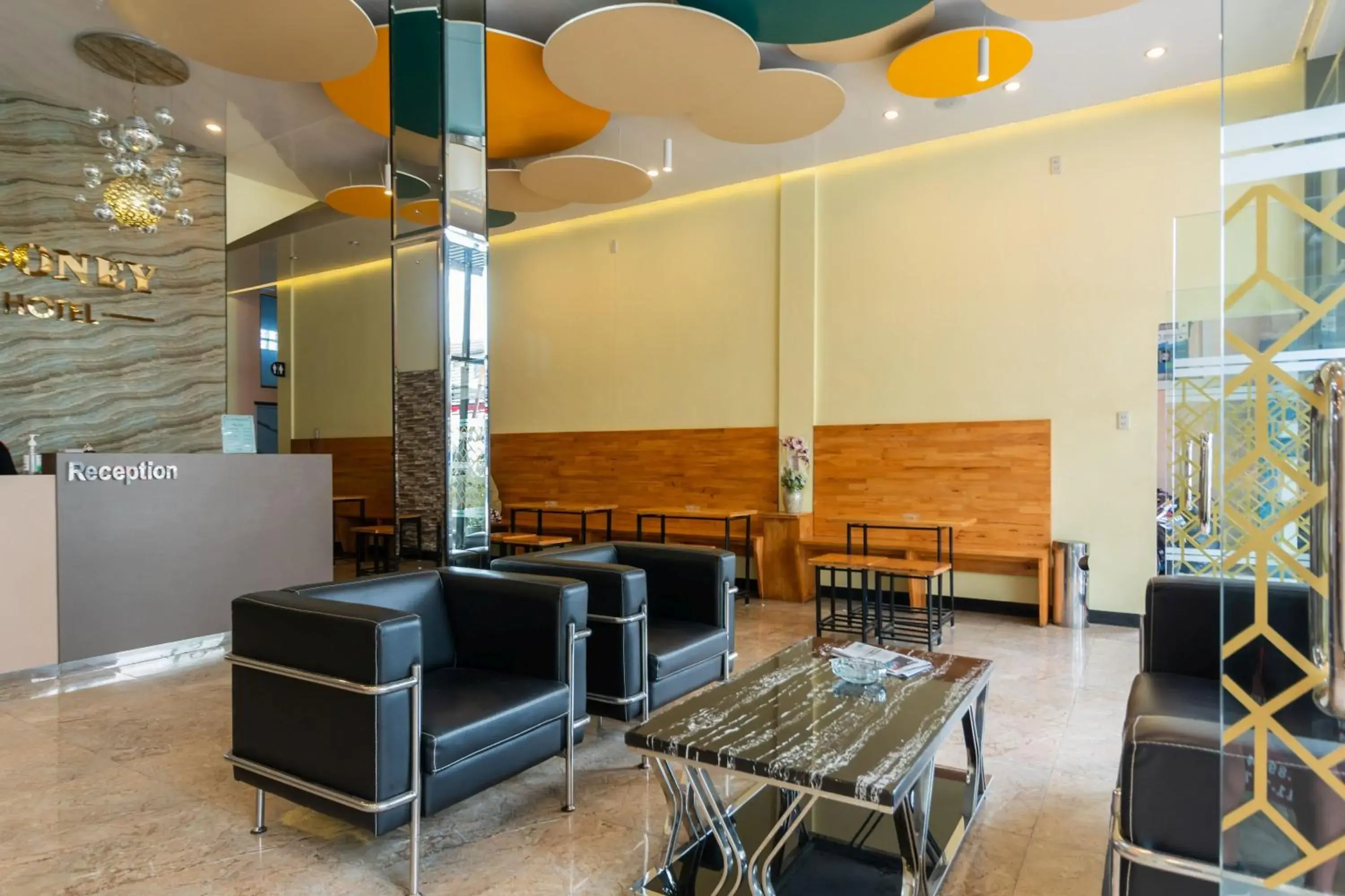 Lobby or reception in RedDoorz Plus near Ramayana Pematangsiantar Lobby or reception in RedDoorz Plus near Ramayana Pematangsiantar