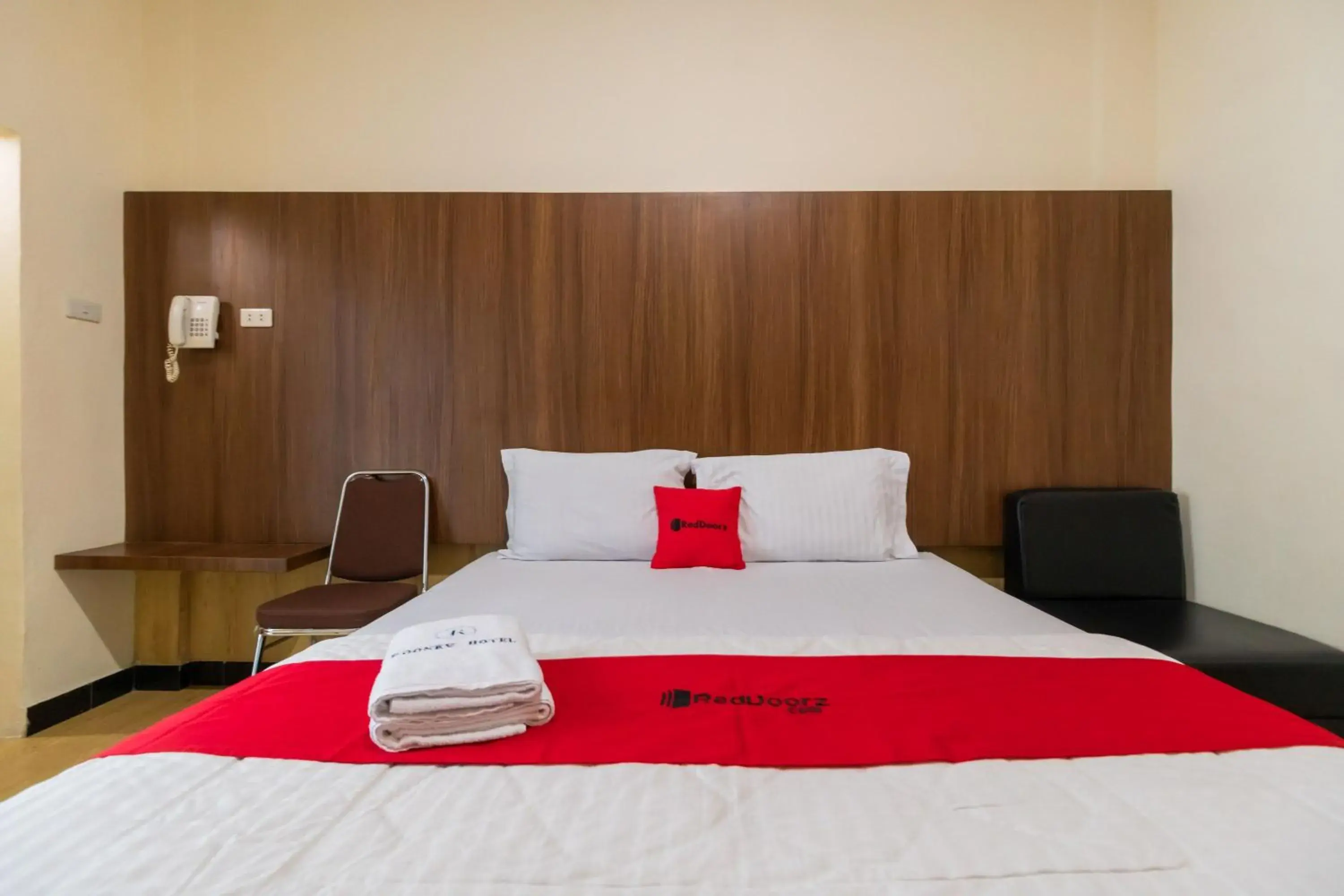 Junior Suite in RedDoorz Plus near Ramayana Pematangsiantar Junior Suite in RedDoorz Plus near Ramayana Pematangsiantar