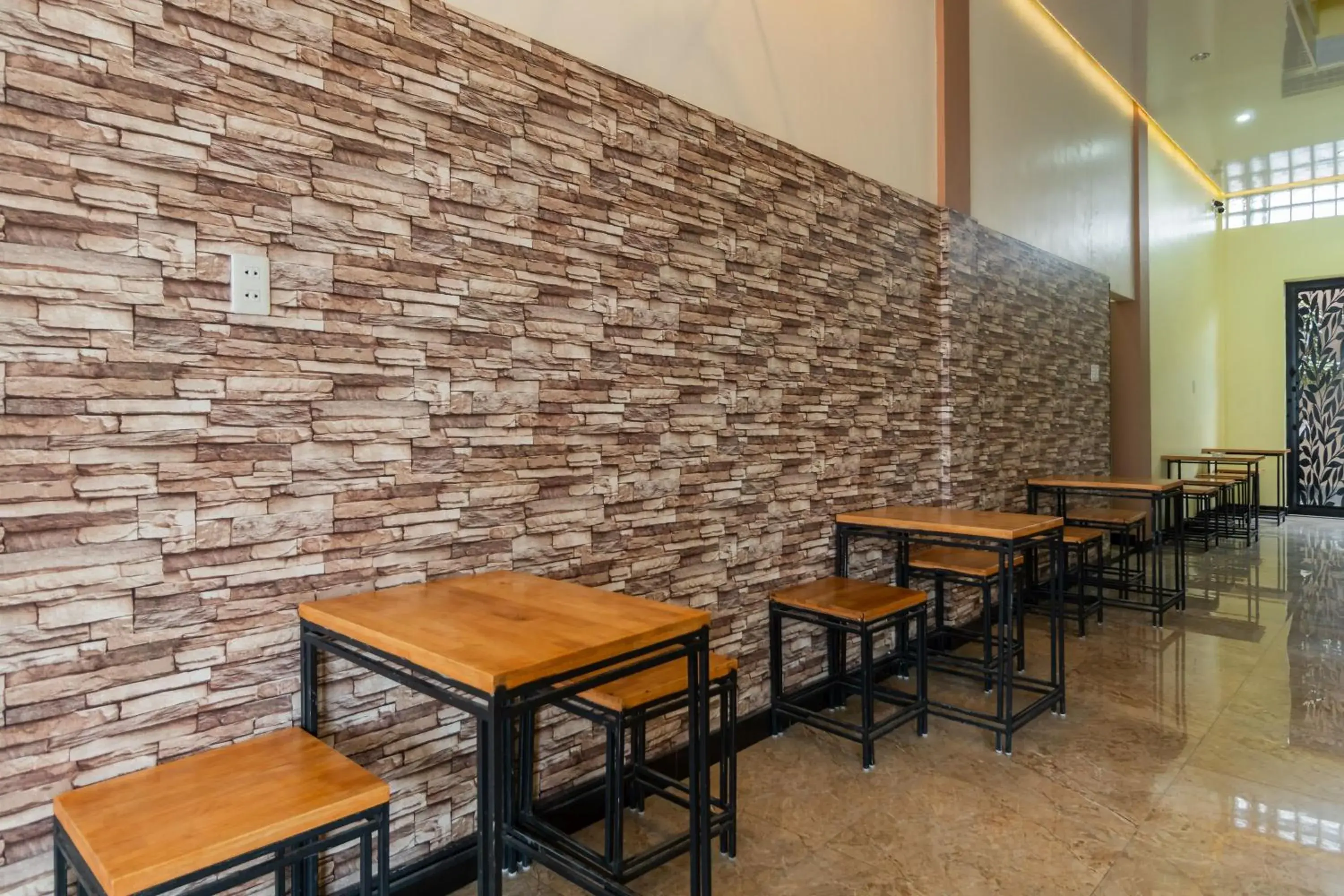 Restaurant/places to eat in RedDoorz Plus near Ramayana Pematangsiantar Restaurant/places to eat in RedDoorz Plus near Ramayana Pematangsiantar