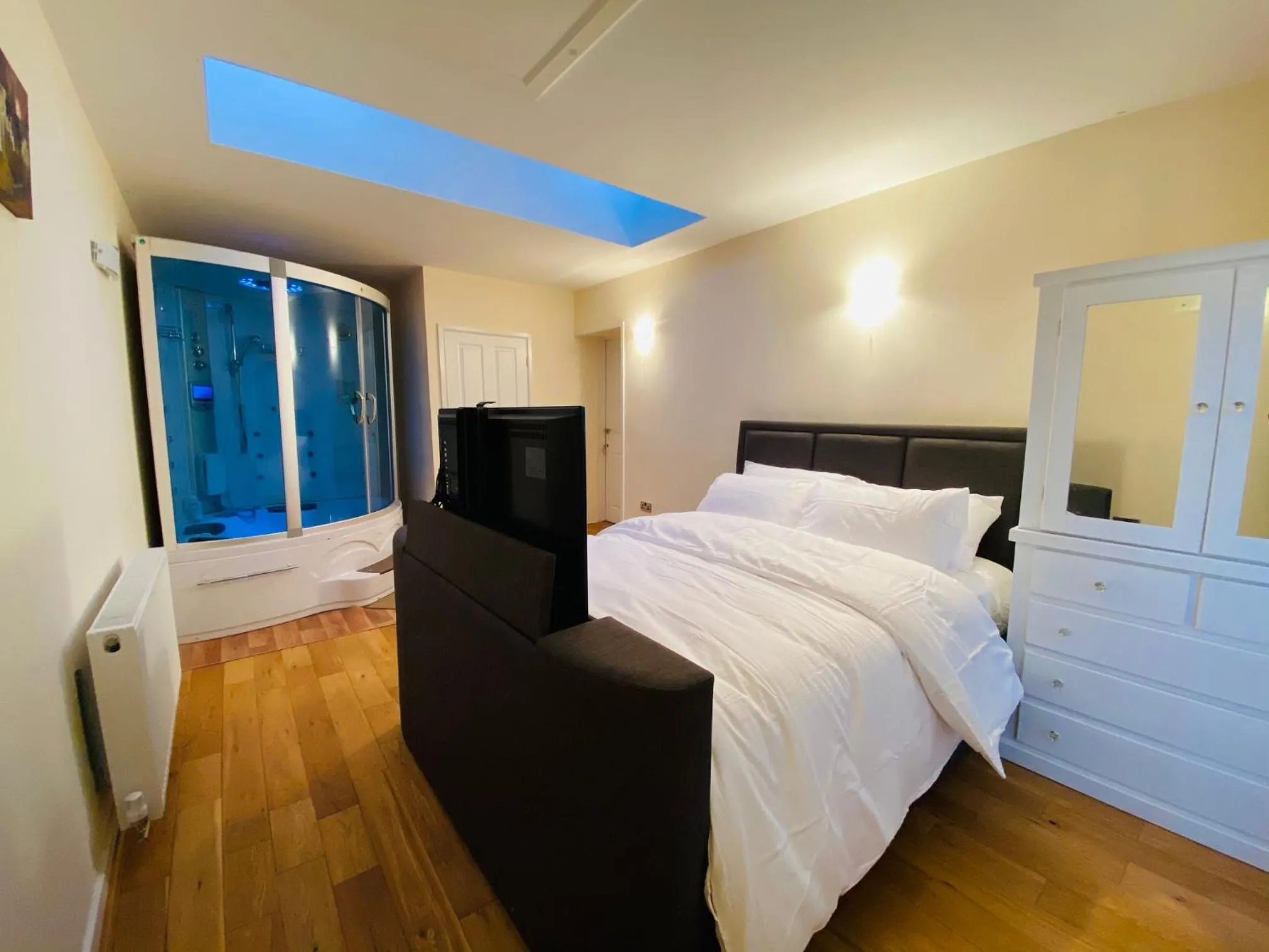 Bedroom in Birmingham Guesthouse