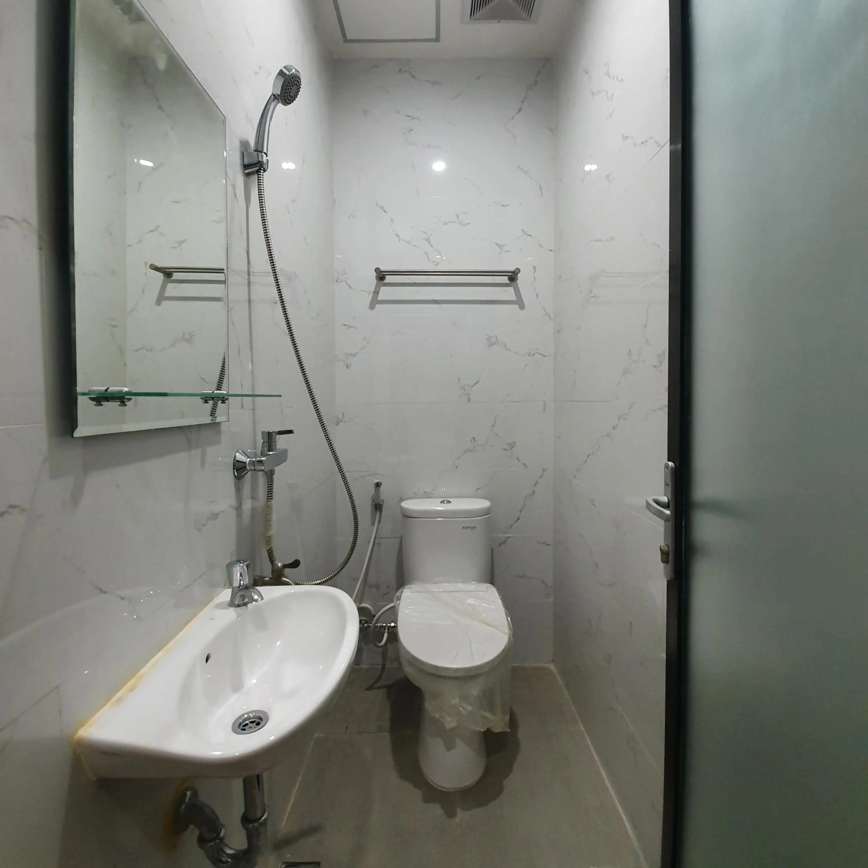 Bathroom in Circle One